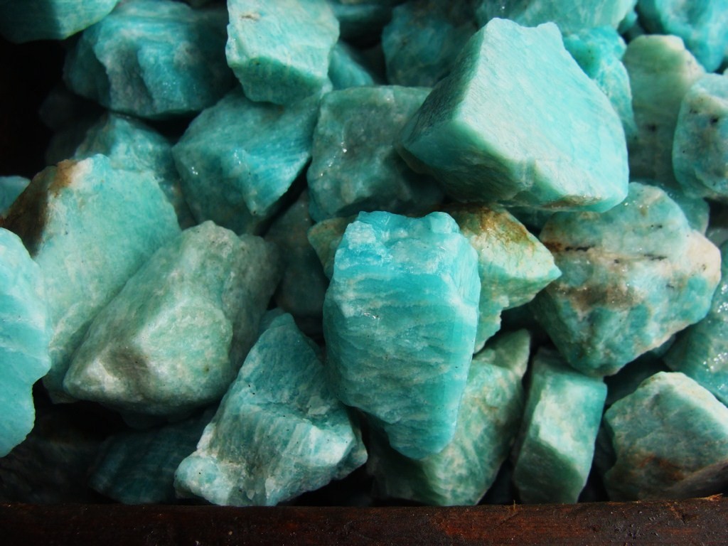 3000 Carat Lots of Unsearched Natural Amazonite Rough – Plus a FREE Faceted Gem