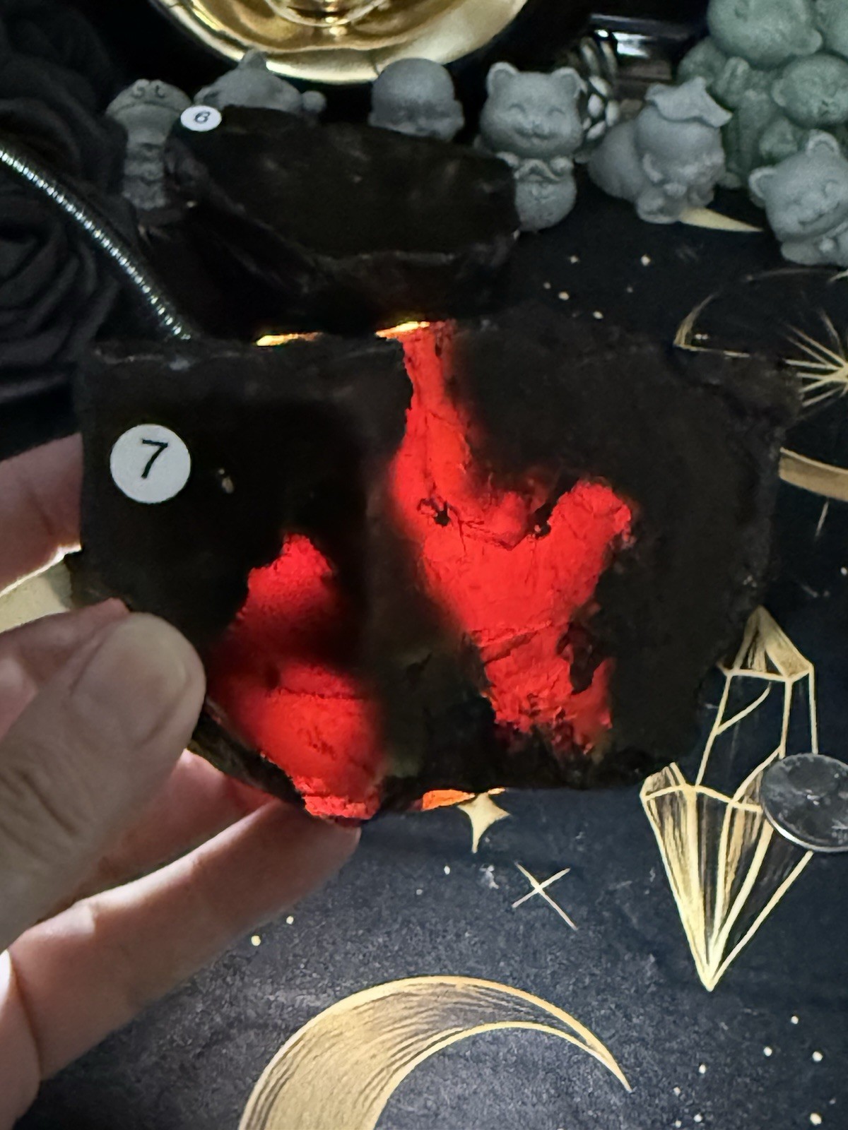 Natural Black Indonesian Amber Uvreaction Great pieces Free ship