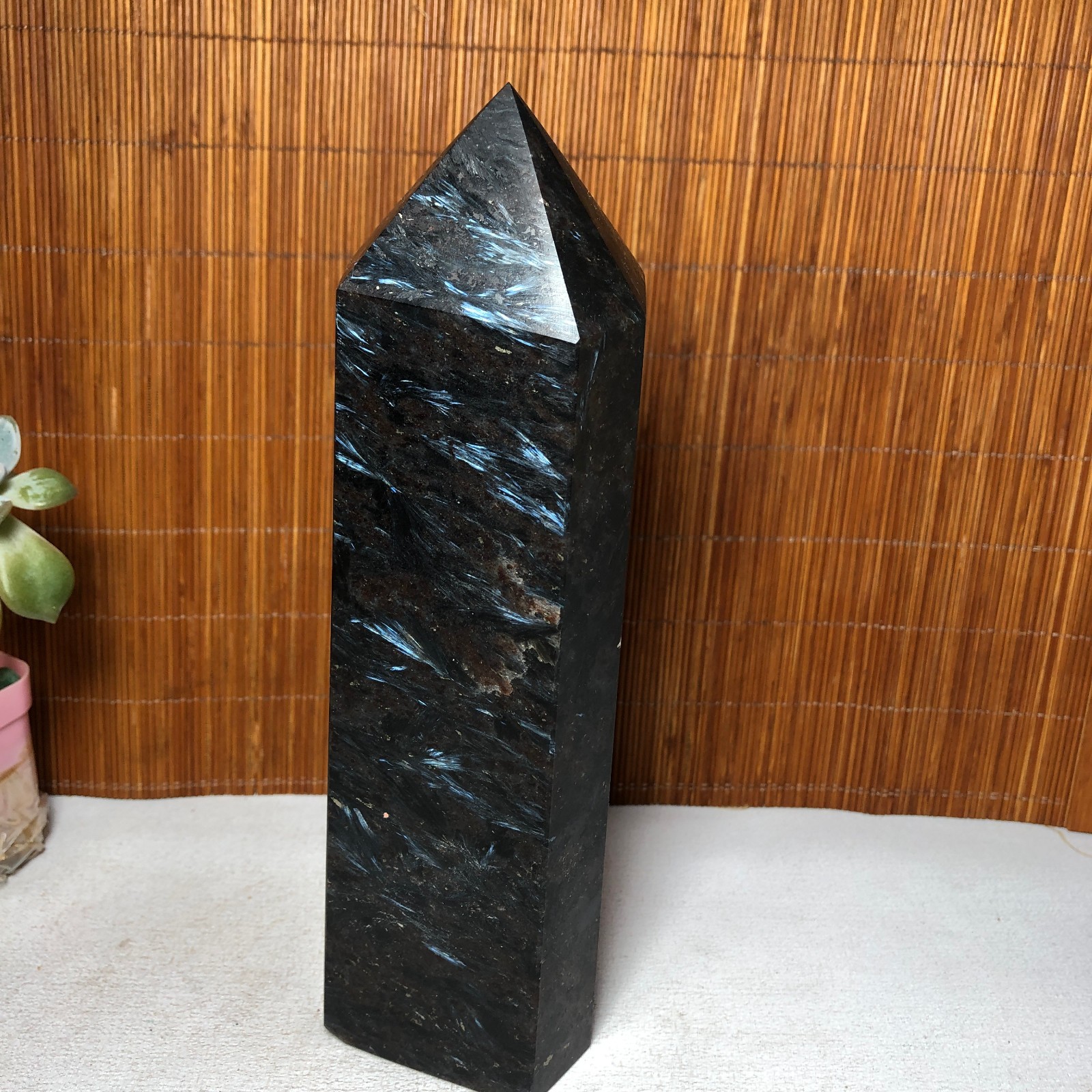 1.13kg Natural Fireworks Stone Crystal Wand Point Healing free standing A2282