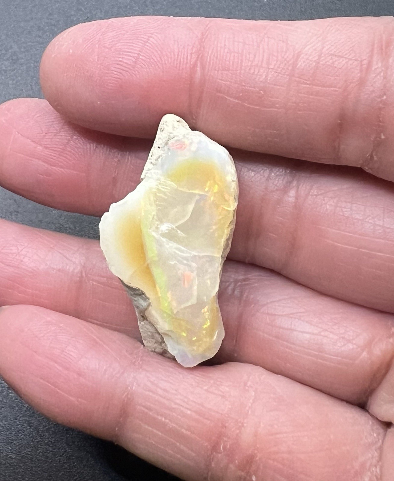Ethiopian Welo Genuine Opal 5.3g Approx 1 1/2in AWESOME FLASHES
