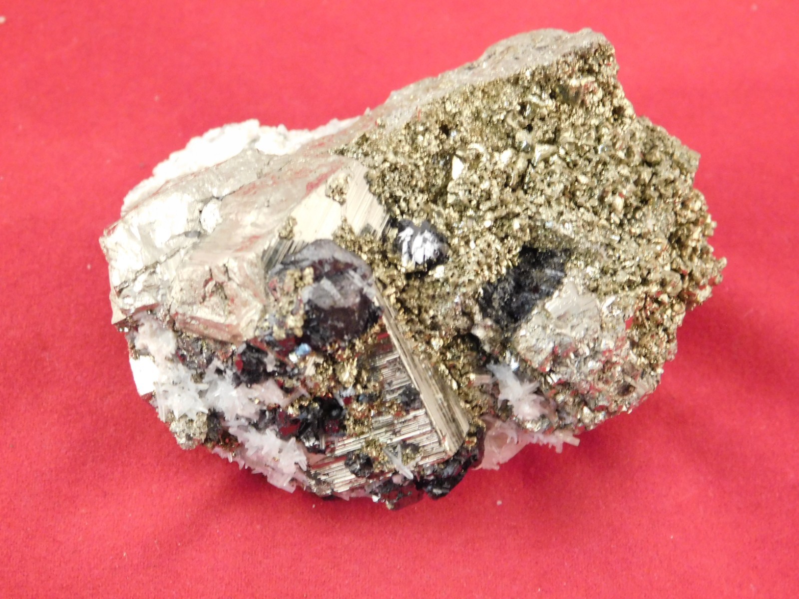 Druzy PYRITE Crystal CUBE Cluster with Sphalerite and Chalcopyrite Peru 217gr