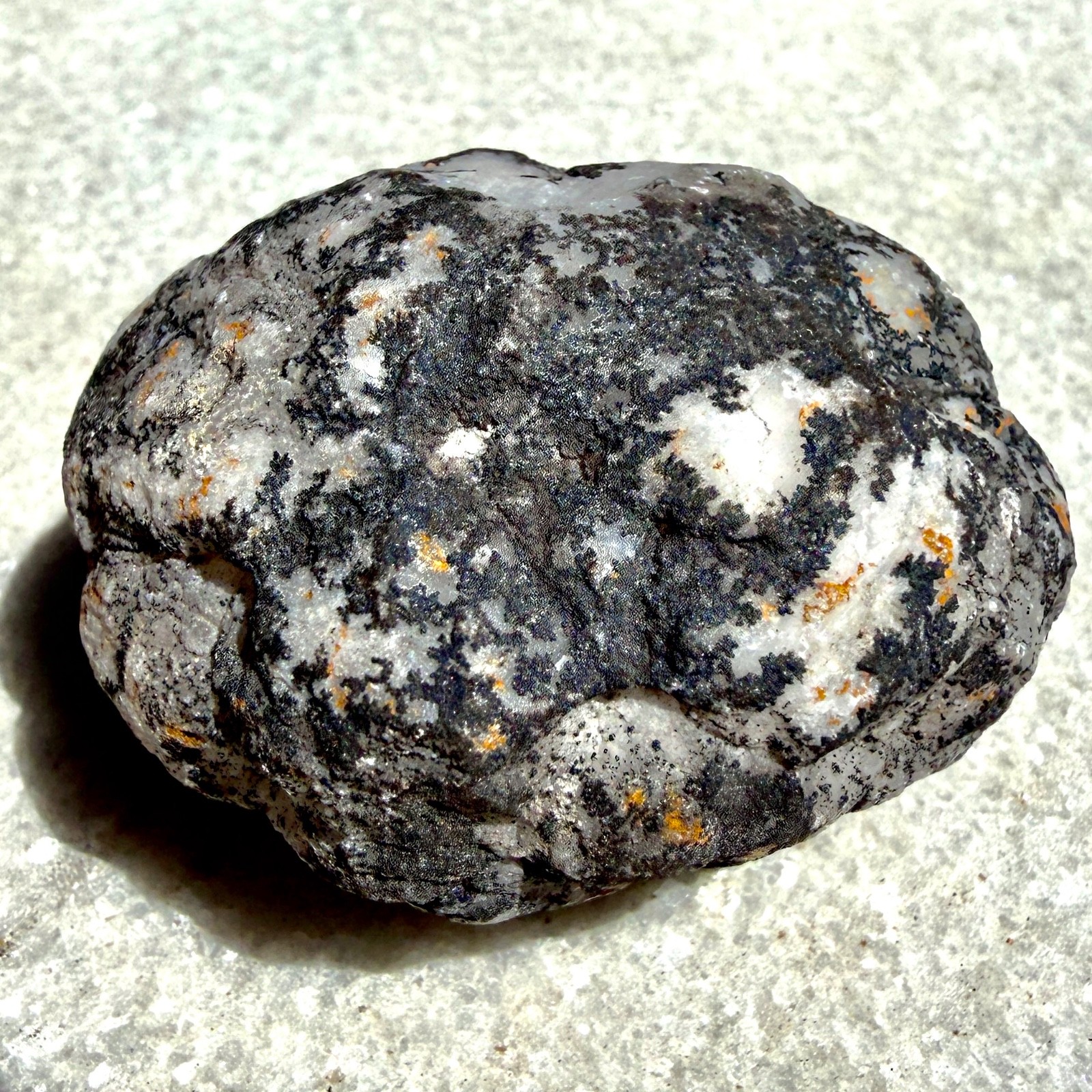 Wholesale Lot – 2 lbs Natural Unbroken Quartz Geode – 12 to 16 PCS