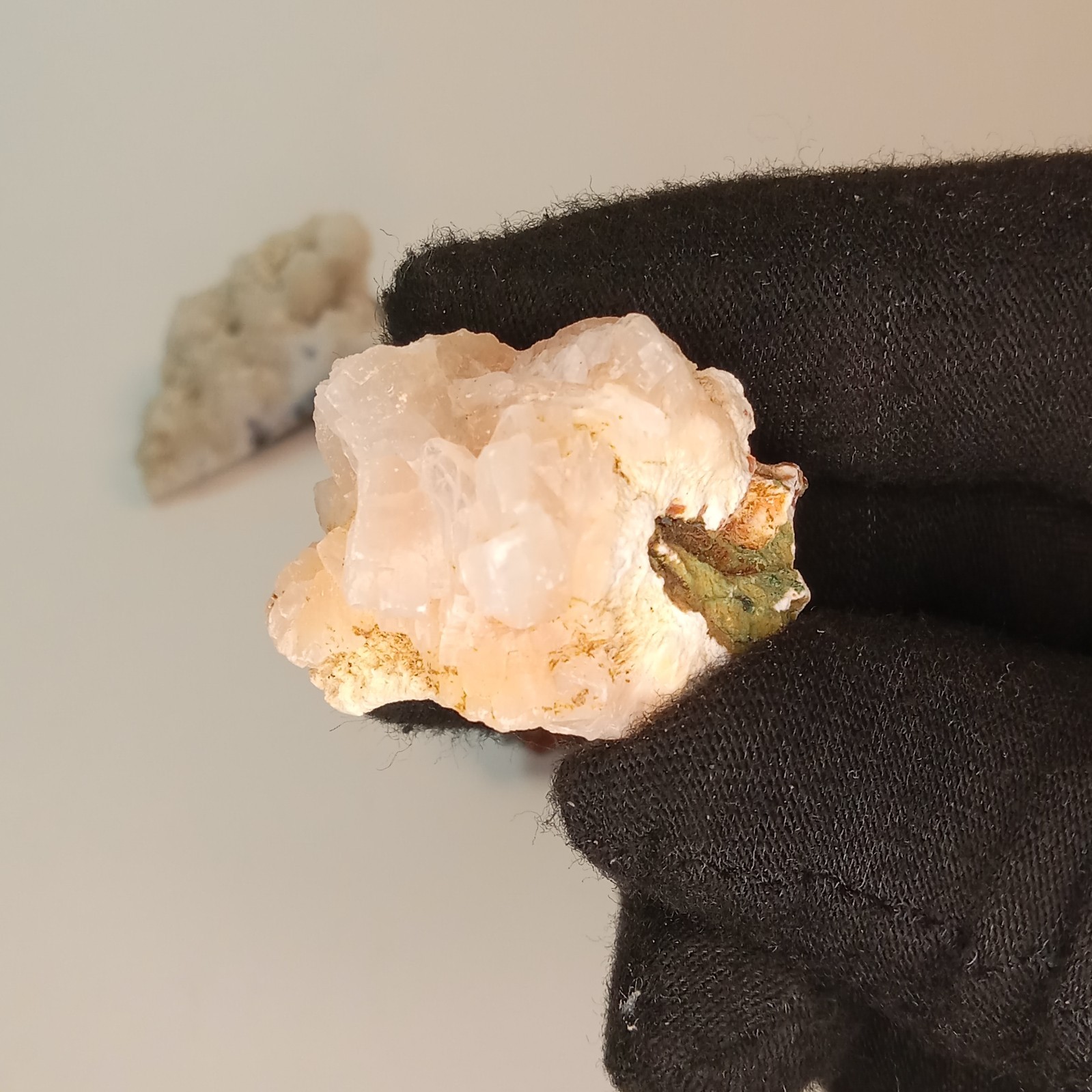 Mixed Mineral Specimen Lot 6pc Chalcedony Apophyllite Garnet Stilbite I15