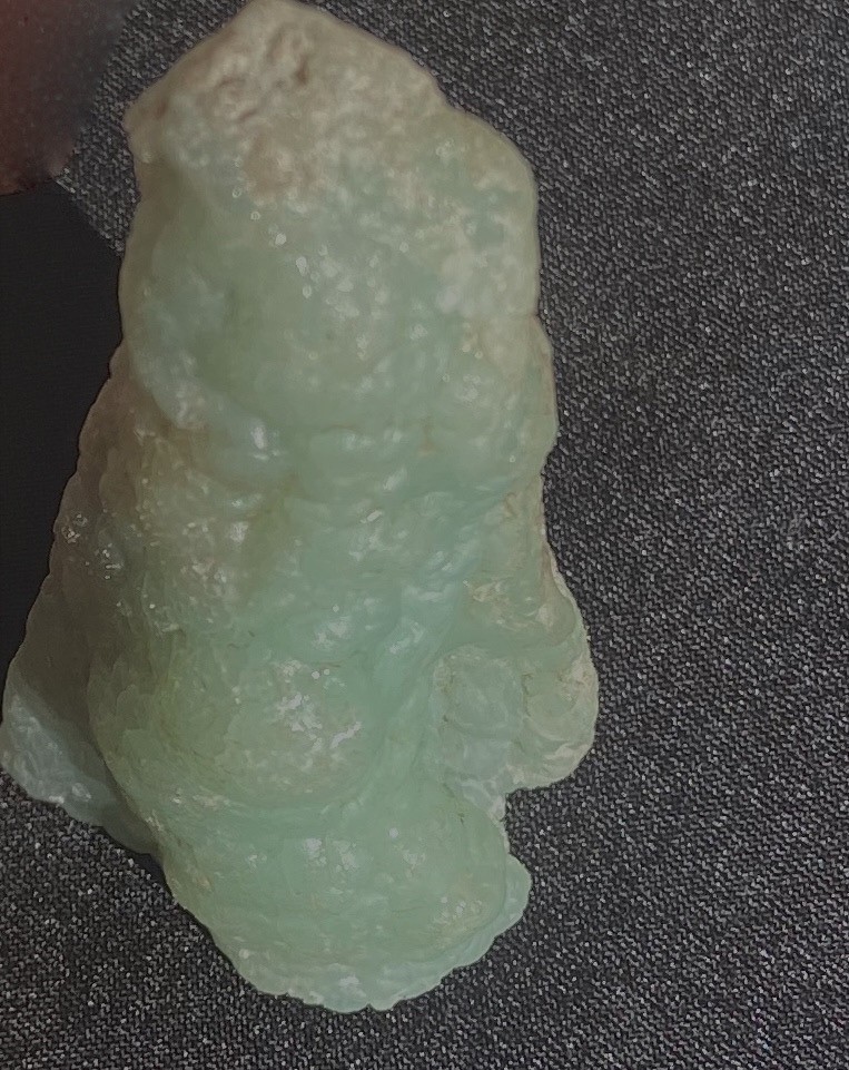 Smithsonite Fine Botryoidal Free Standing Alluring Specimen 36.4 Gram New Mexico