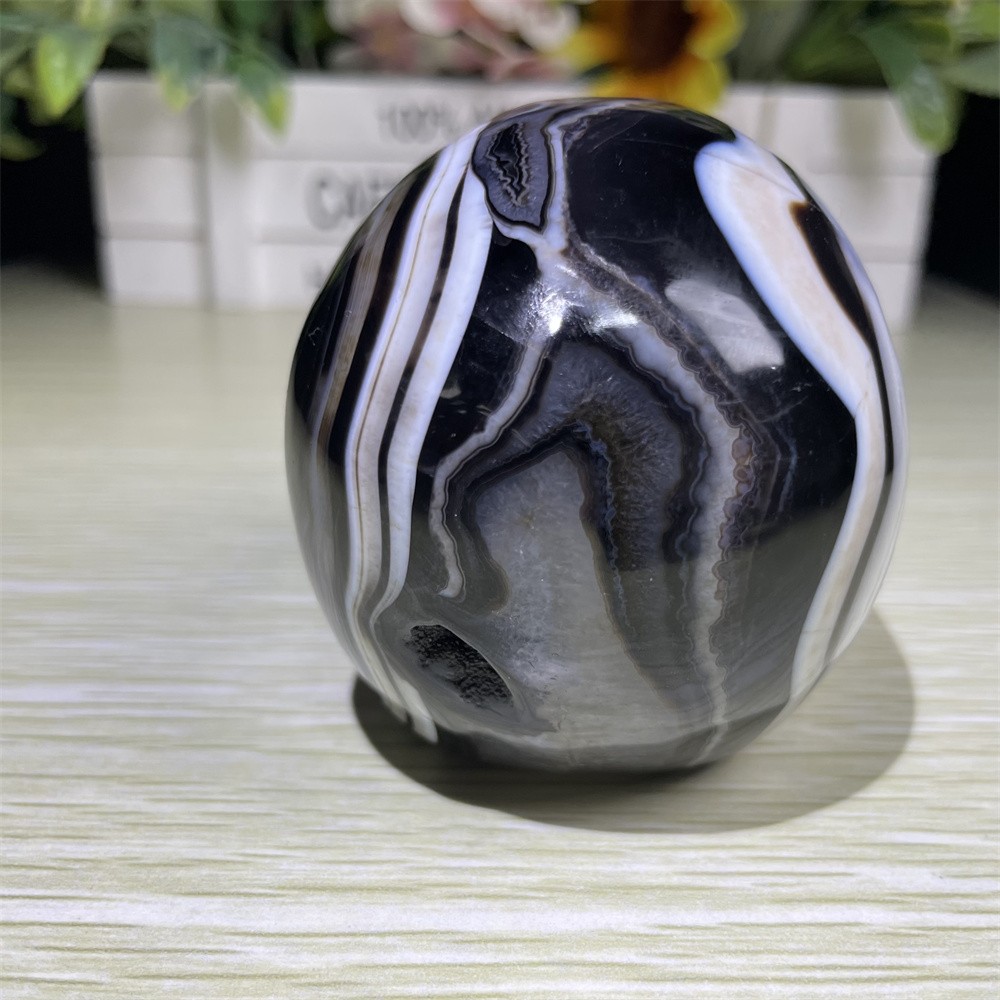 1.2LB 3.2″ Black Lace Sardonyx Skull Crystal Quartz Carving Reiki Decoration