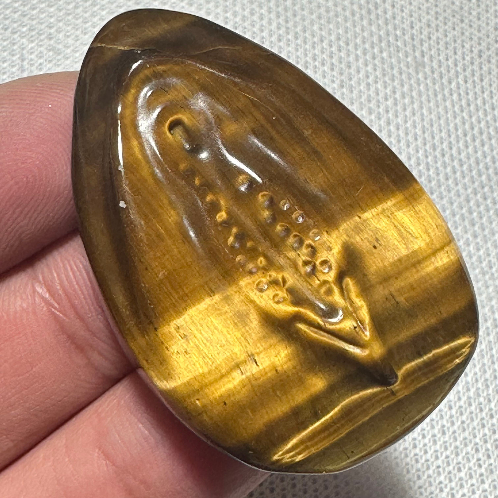 Natural Tiger eye Carved Vagina Quartz Skull Crystal Specimen Reiki Healing 1PC