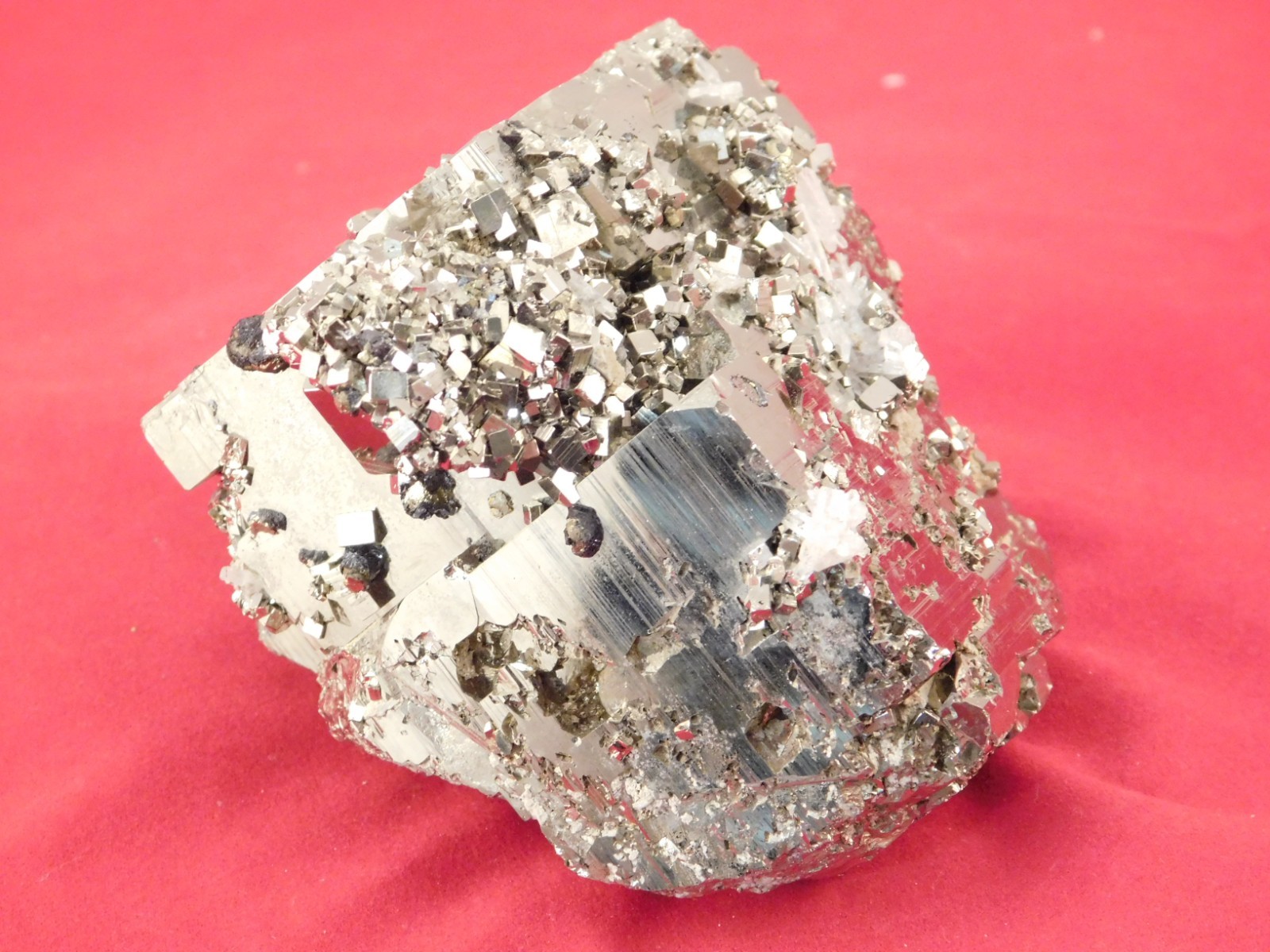 wOw BIG! AAA Pyrite CUBE Cluster 100% Natural Peru 825gr