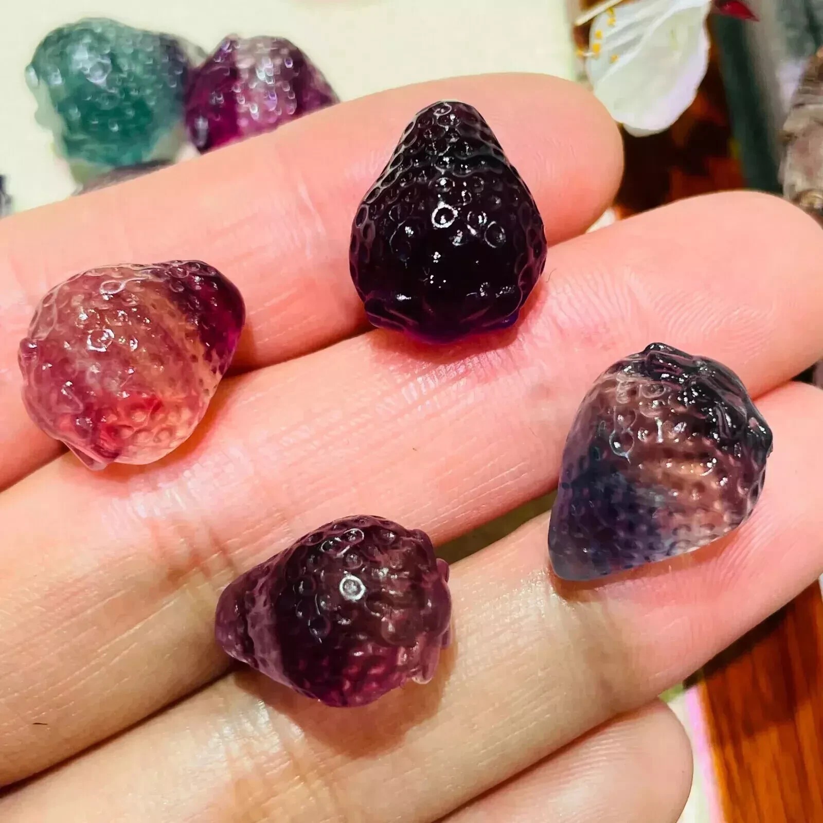 5pc Natural fluorite carved mini strawberry quartz crystal reiki healing