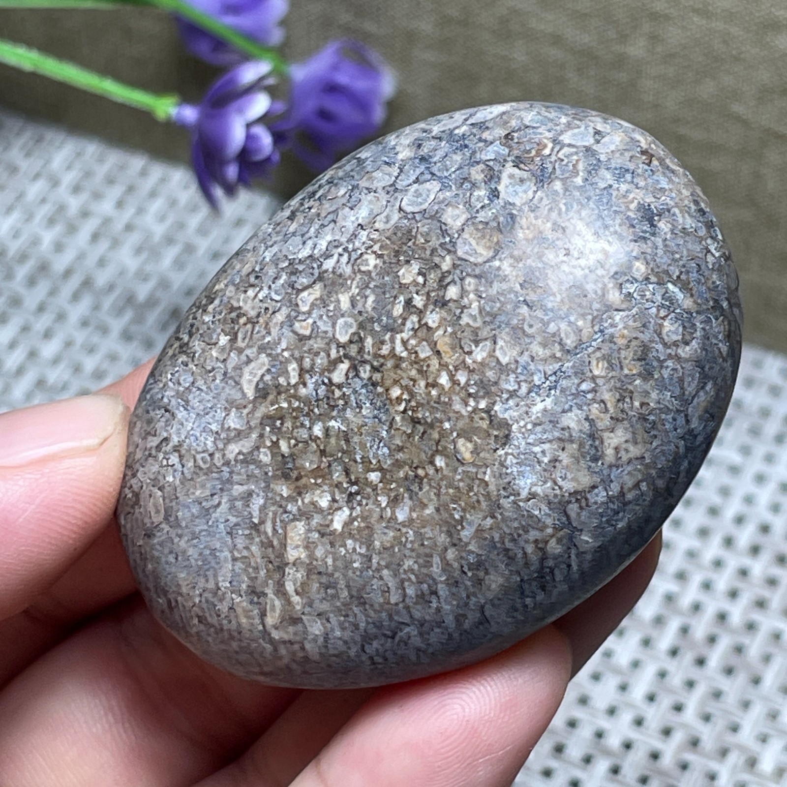 Awesome! beautiful stone home Decoration Madagascar collection 95g 58*42*27mm