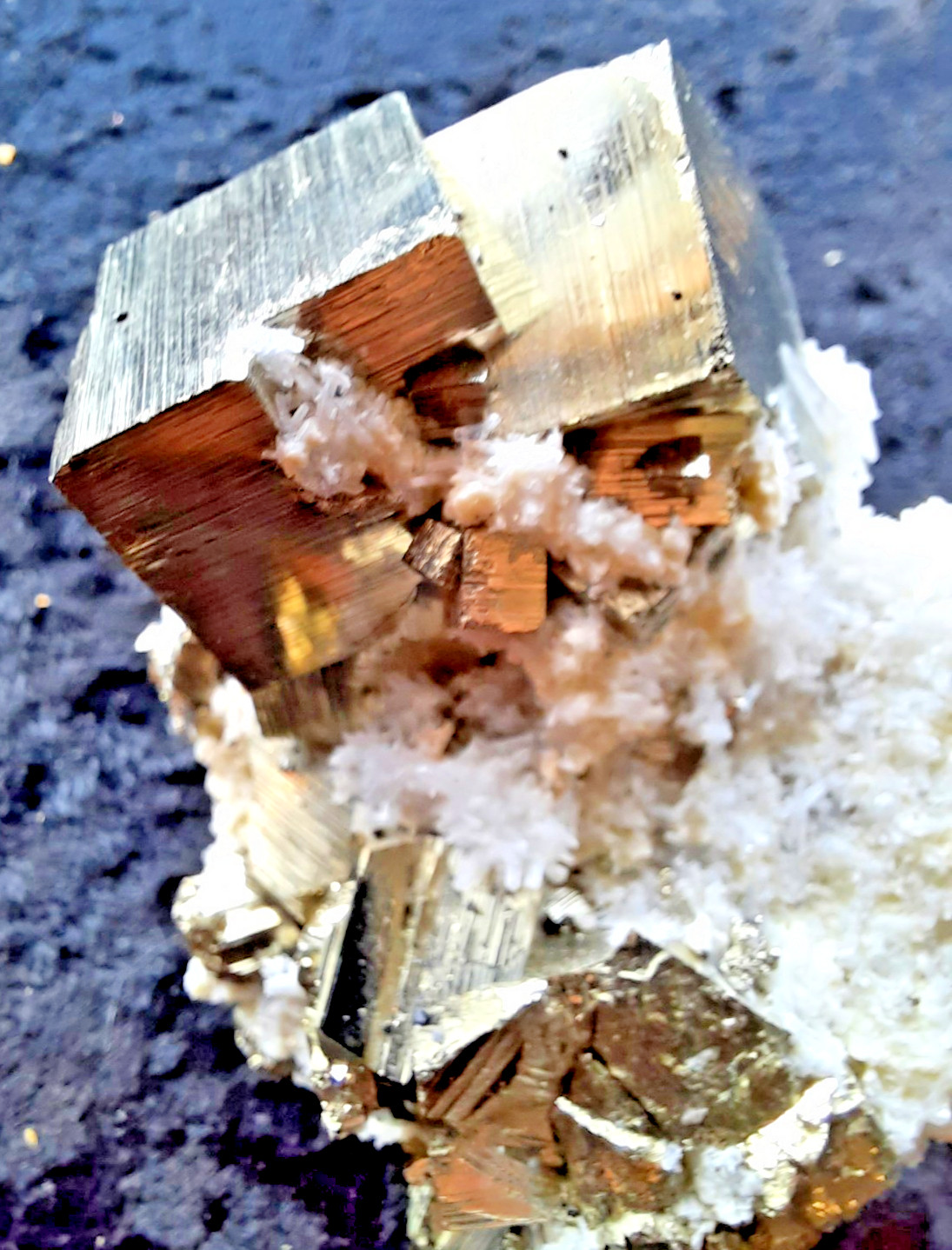 Pyrite Crystal CUBE Cluster With Druzy Calcite Crystals From Peru 228gr