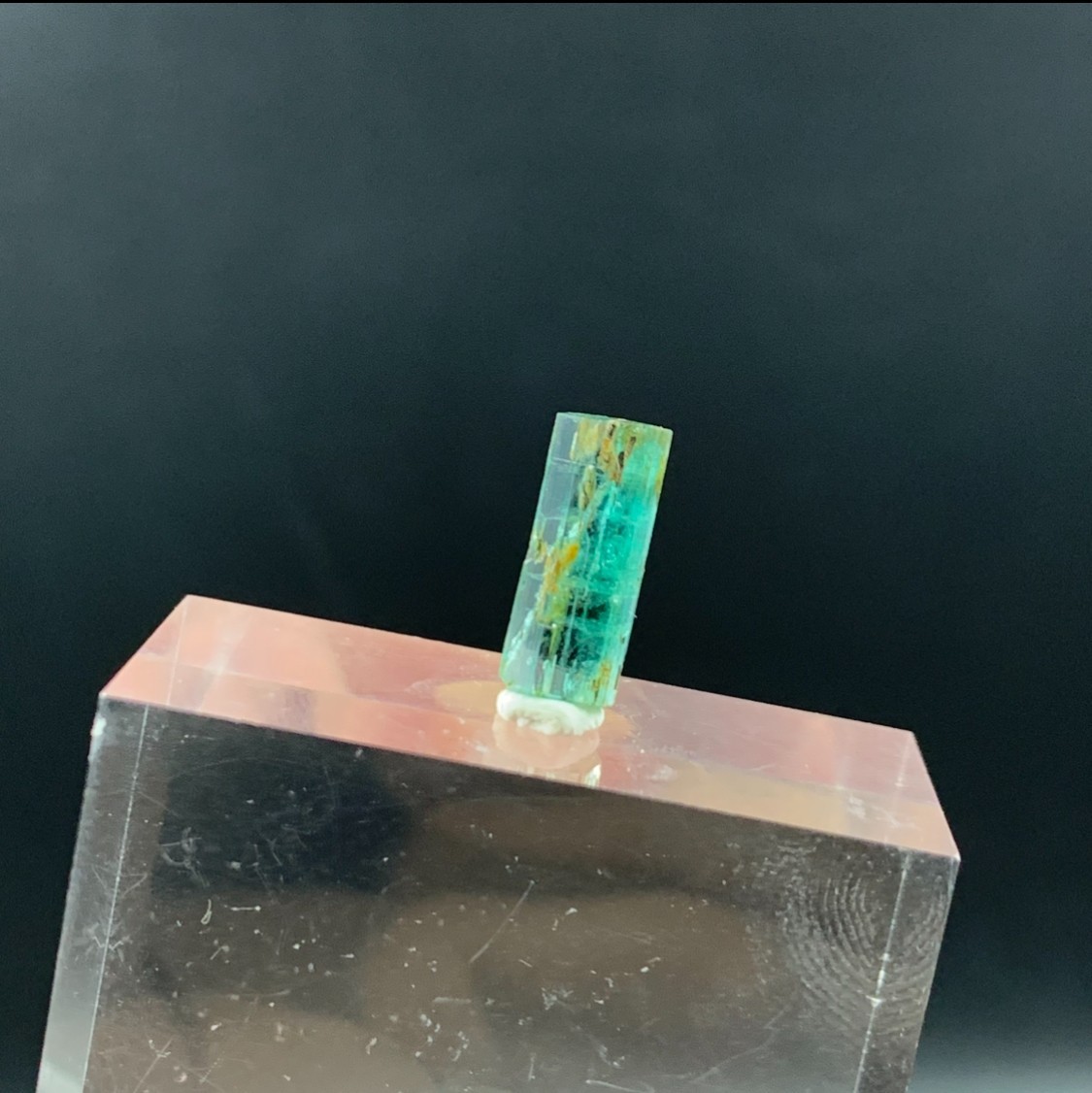 3.10 CT Natural Green Emerald Crystal Lustrous Emerald Gemstone From Pakistan