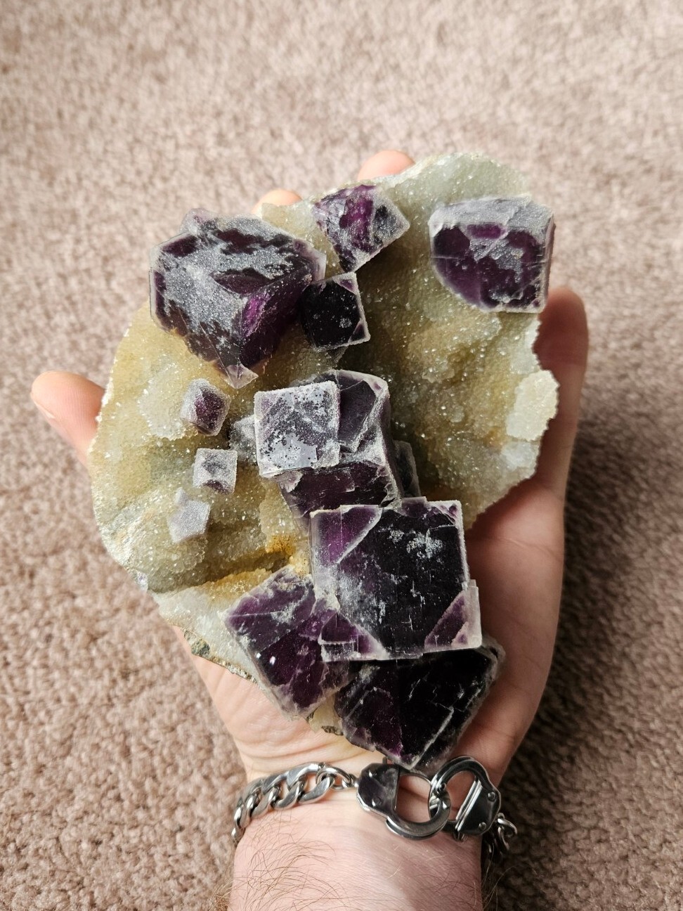 6″ 547g, Purple Sugar Fluorite, Quartz, Ma’Naoshan Mine, China