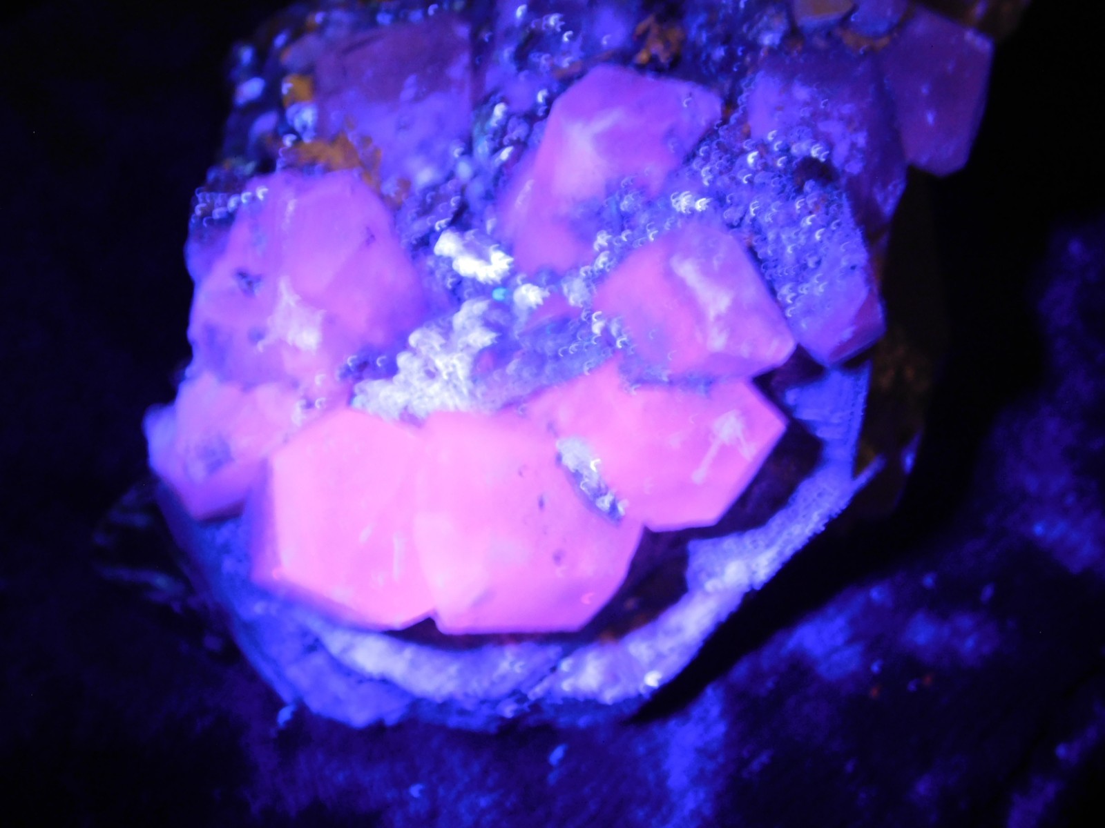 Larger! FLUORESCENT Calcite CRYSTAL Cluster with PYRITE Peru 376gr