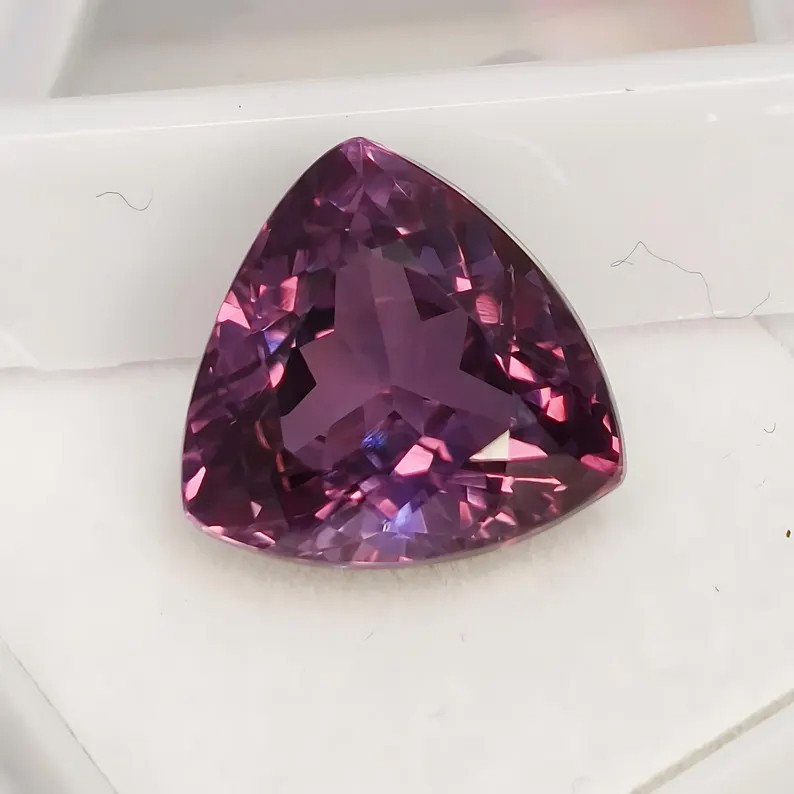 Natural Alexandrite Trillion Cut 10-11 CT GGI Certified Loose Gamestone