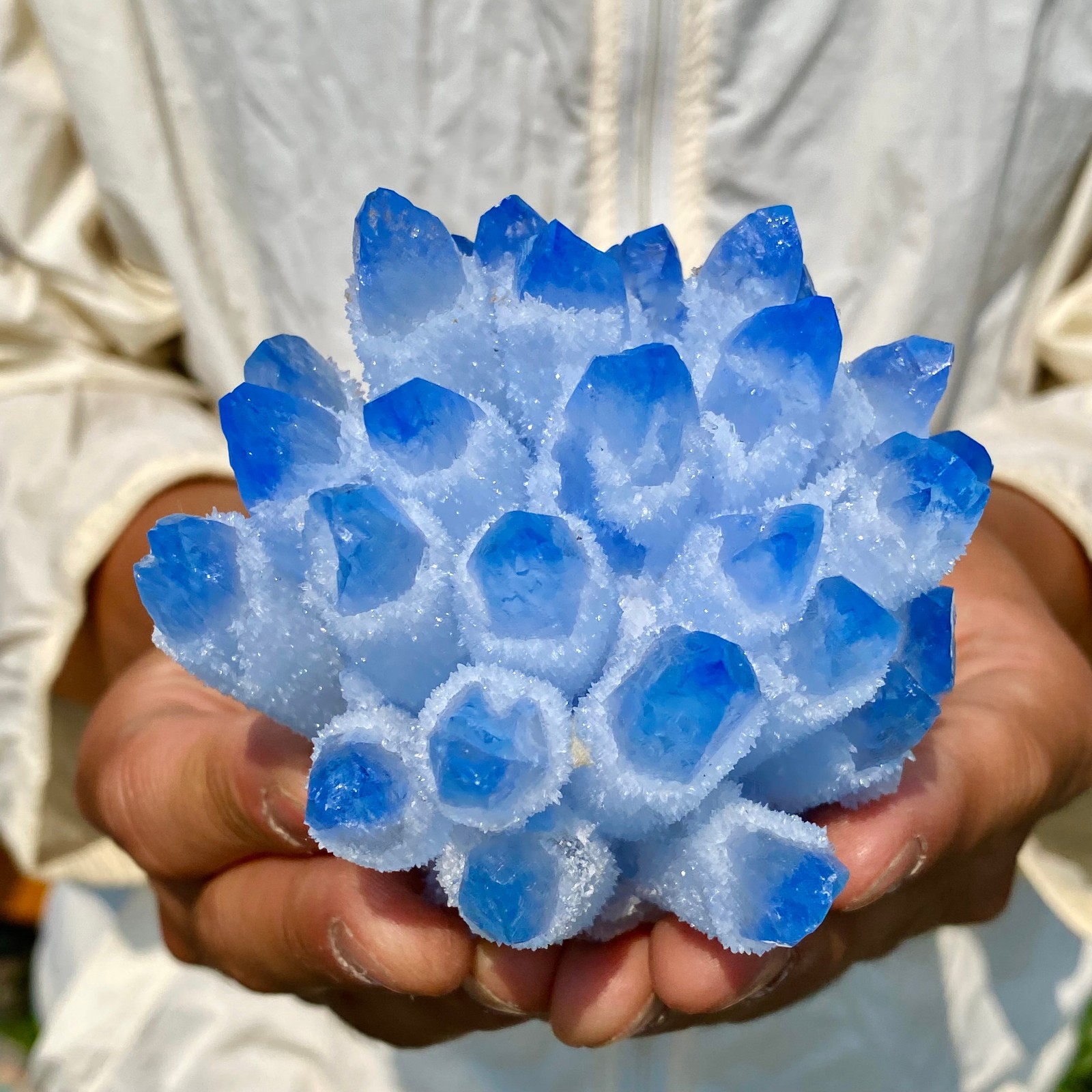 400G Newly discovered blue crystal cluster flower shaped mineral specimen