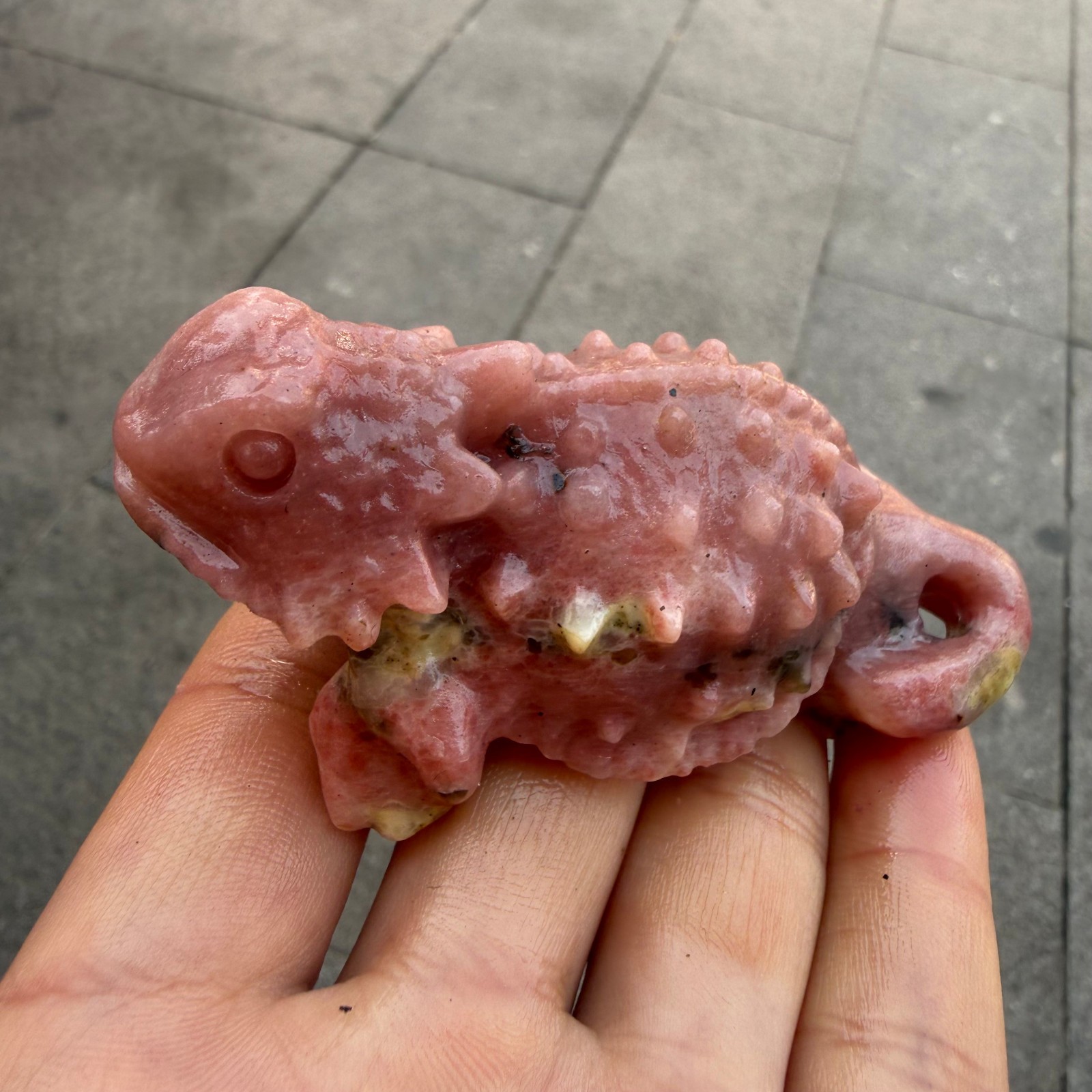 natural Peach blossom stone lizard Skull Quartz Crystal Carved Reiki Healing 1pc