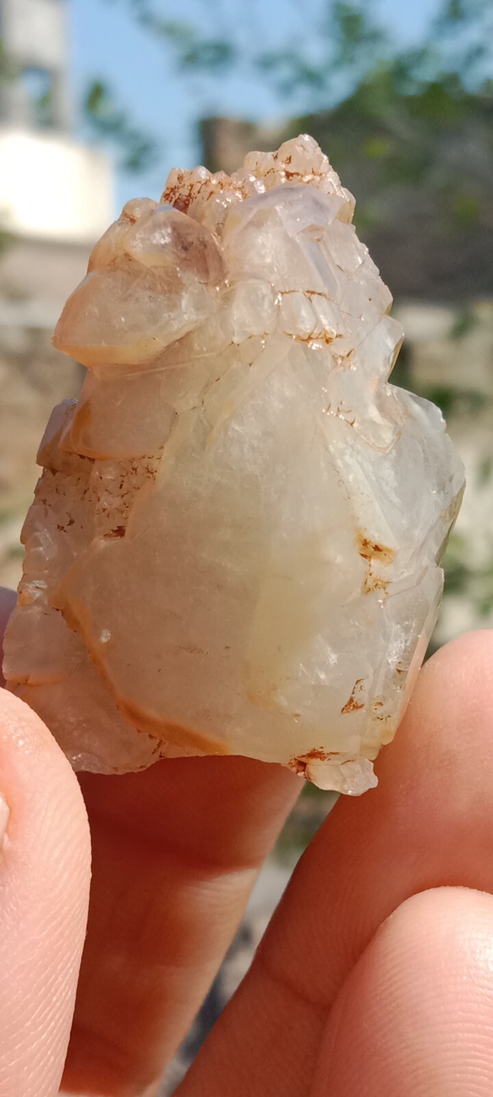 33.5Grams Tri color white brown and chlorine Beautiful Chlorine Quartz Crystal