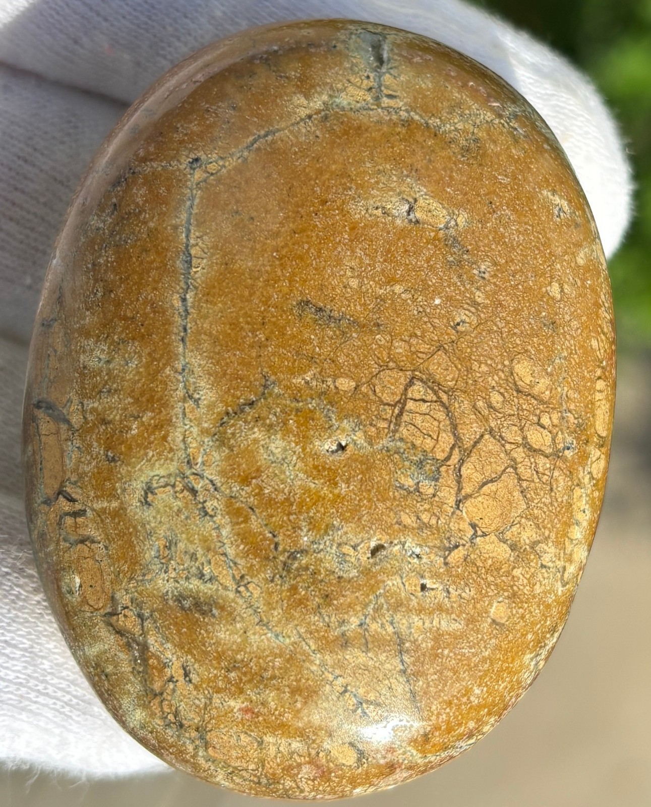 USA SALE SEE VIDEO 157g LOT 2 GREEN SMITHSONITE PALMSTONES PALM STONE STONES