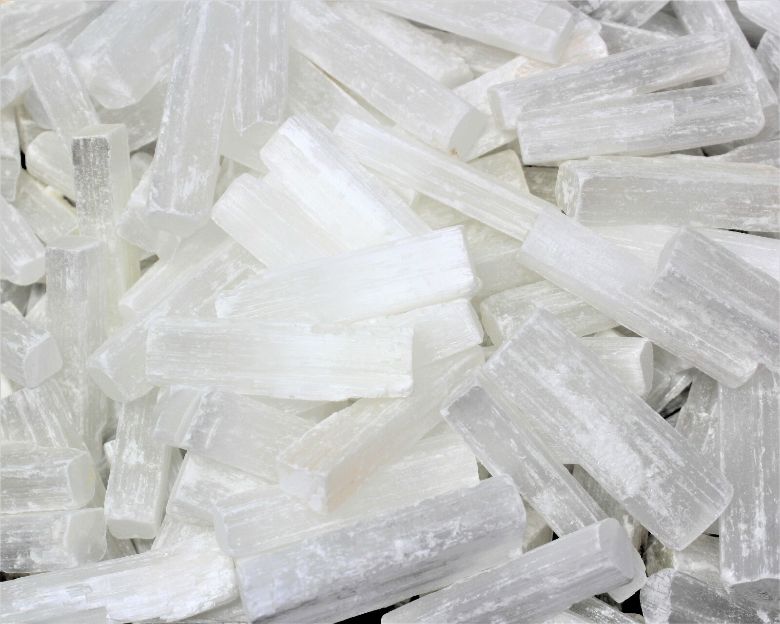 2 lb Bulk Wholesale Lot 2.5″ – 3″ Selenite Sticks (Selenite Logs, Crystal Wands)