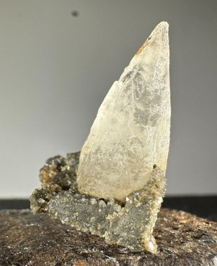 ➤ 1-1/4″ Tall SCALENEDRAL CALCITE Pleasant Ridge Rensselaer Indiana VIDEO➤696