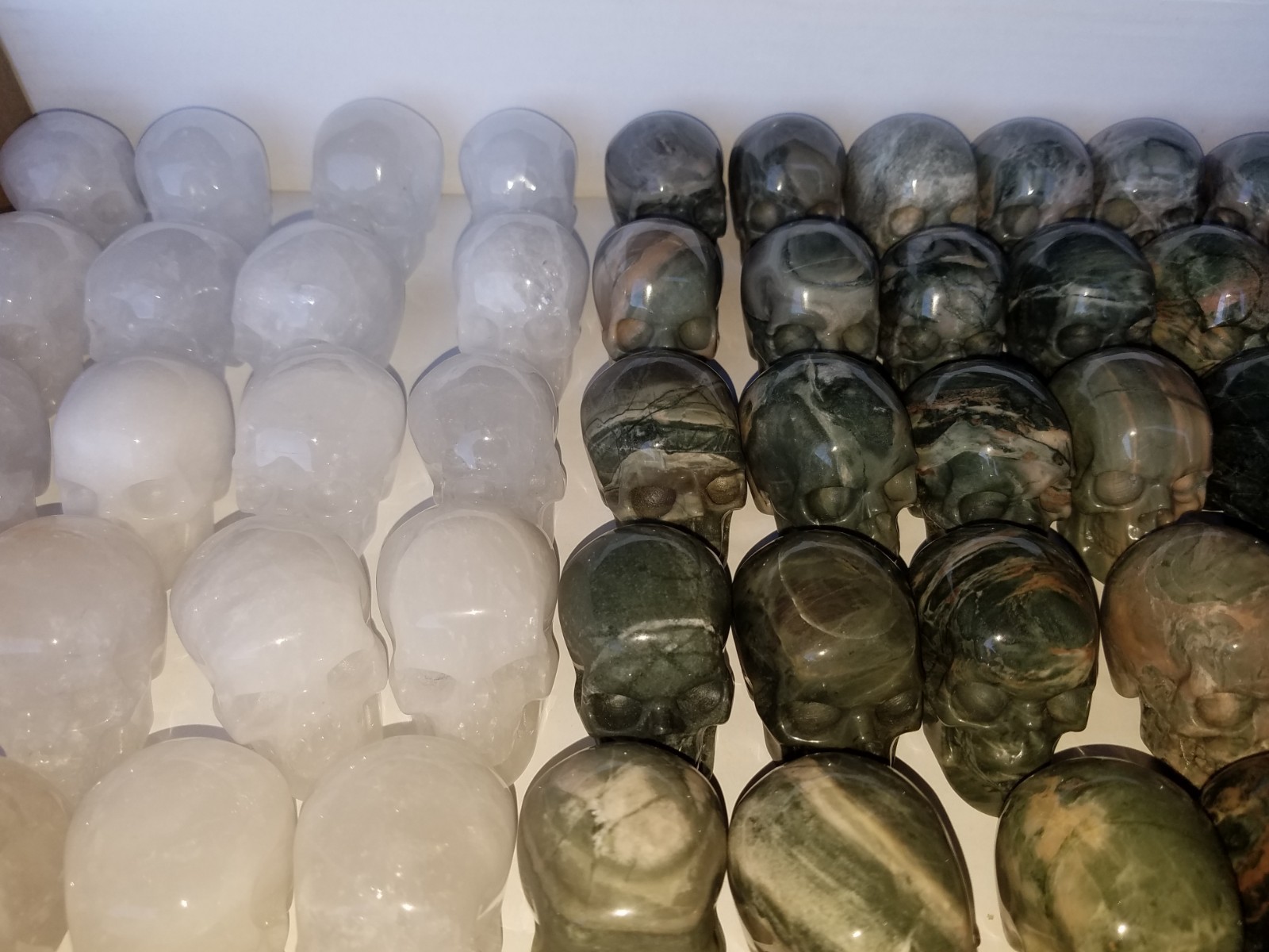 Lot of 50 Hand Carved Skulls Crystal Agate Realistic Carving 2 inches US SELLER