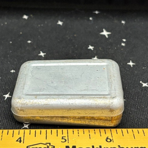 VTG Polished Stone/Crystal Heart Mixture Of White,Brown & Green 1.75″ Metal Tin