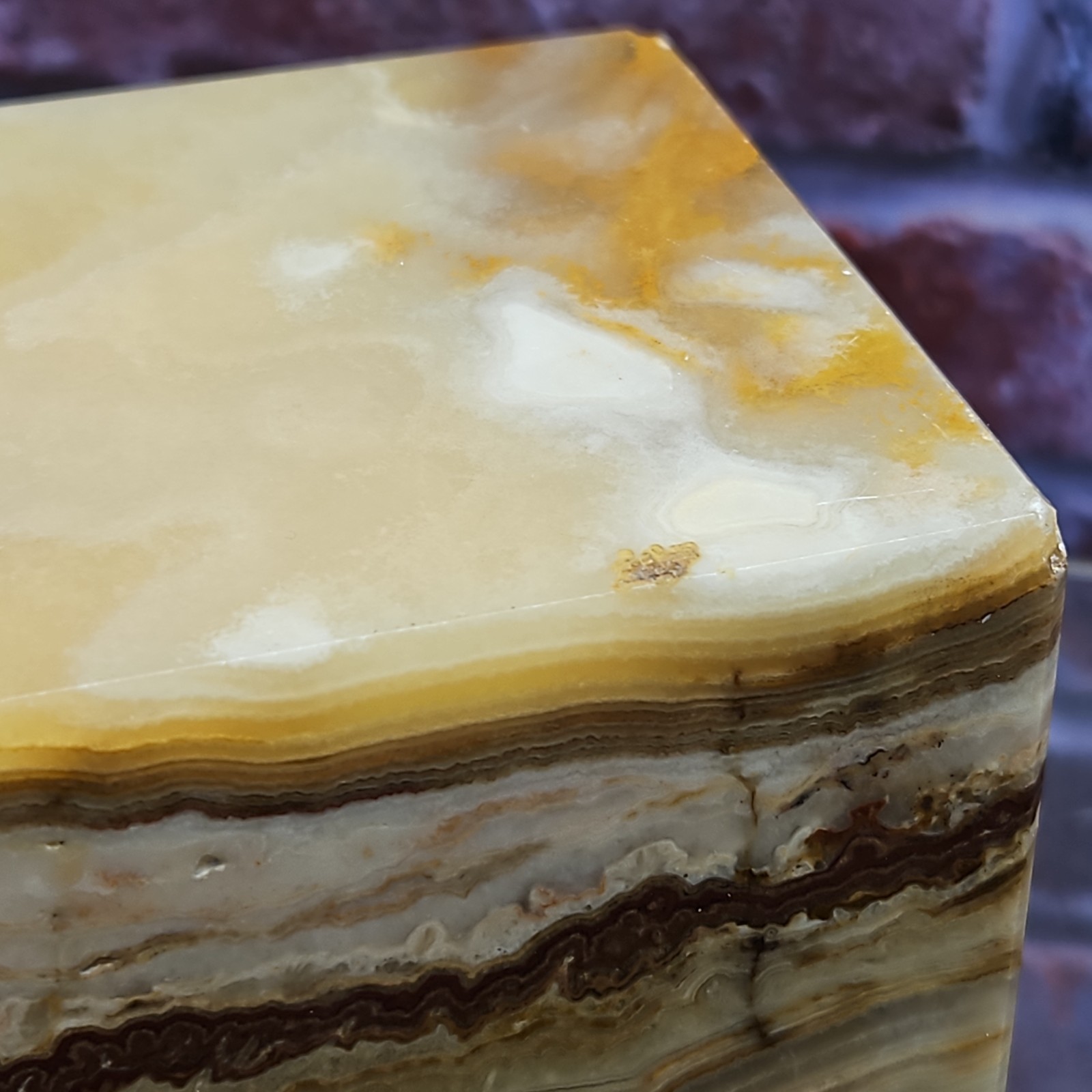 Polished Onyx Cube 3.5×3.5×3.5 Brown/White Faint Green Banded