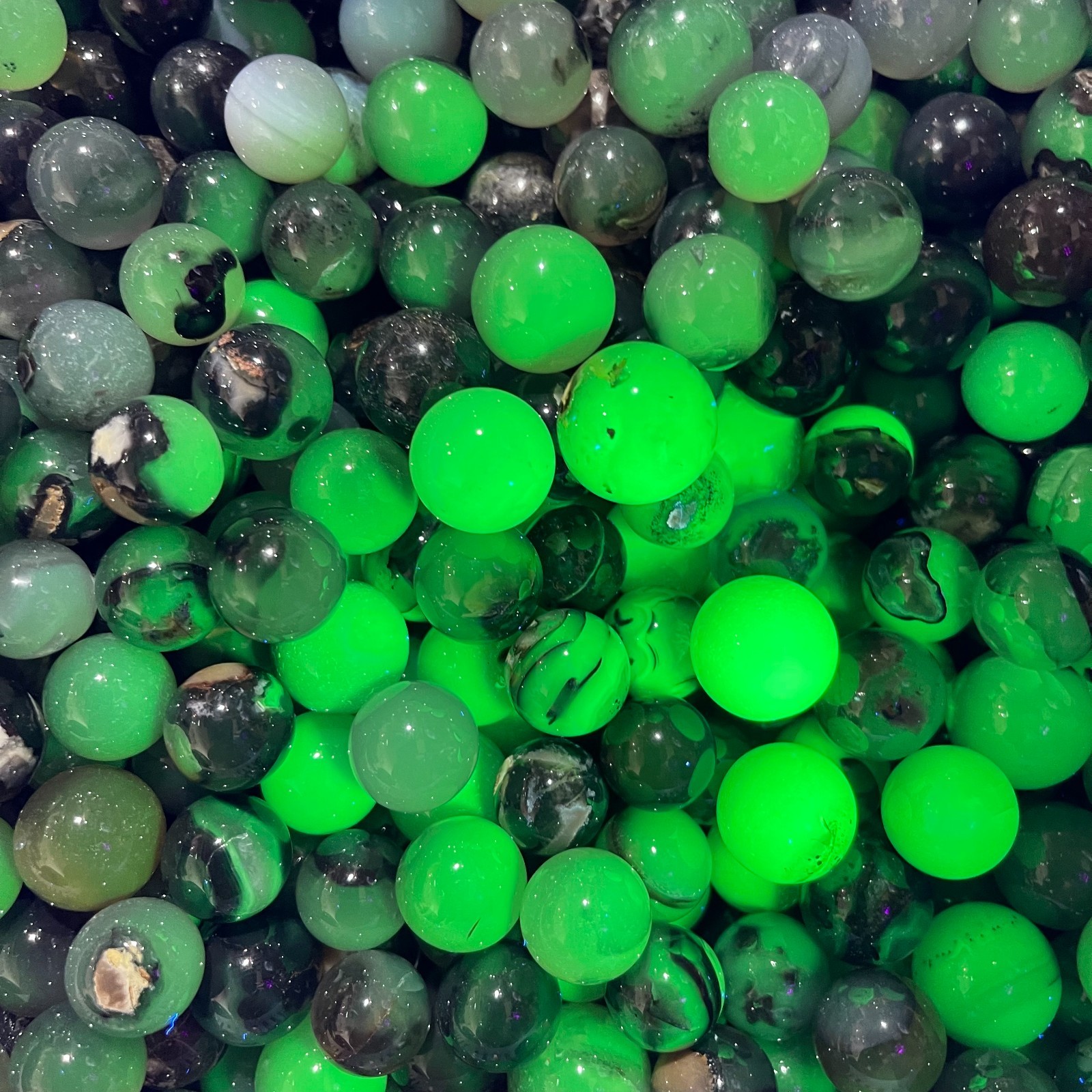 10pcs Volcanic agate Mini sphere crystal ball home decoration fluorescent agate
