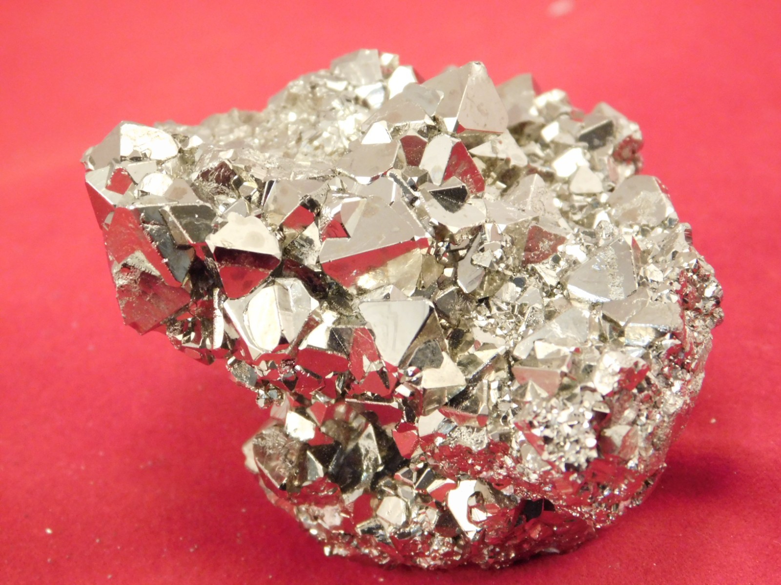 PYRAMID Shaped Crystals! Tetrahedron PYRITE Crystal Cluster Peru 165gr