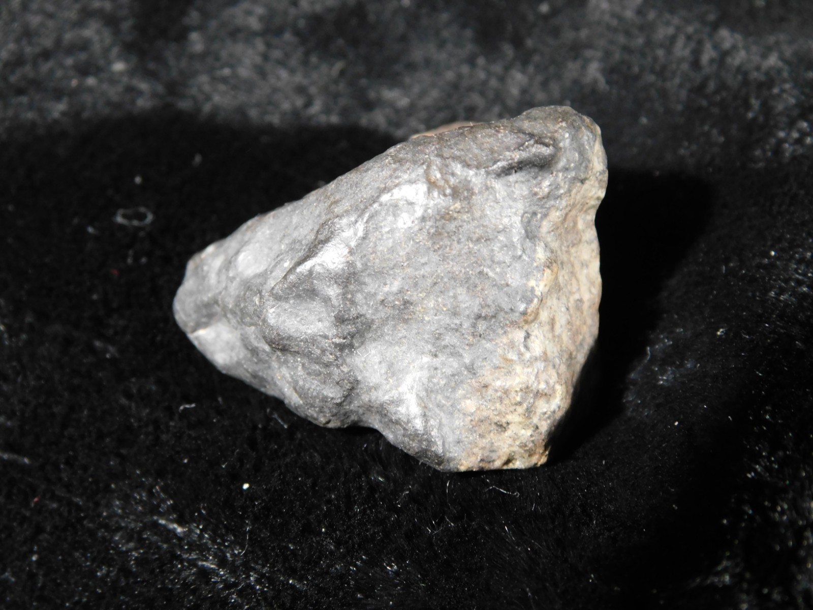 Small Stony METEORITE With Dark Fusion Crust 100% Natural Fell in Libya 16.7gr