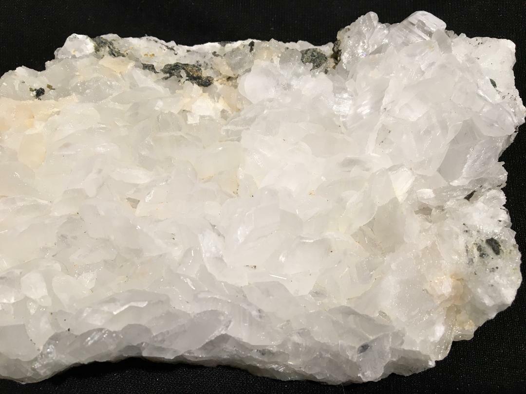KB: BRIGHT! UNUSUAL SW FL. & PHOS. PINK & WHITE CALCITE XLS. FROM GENOVA, ITALY