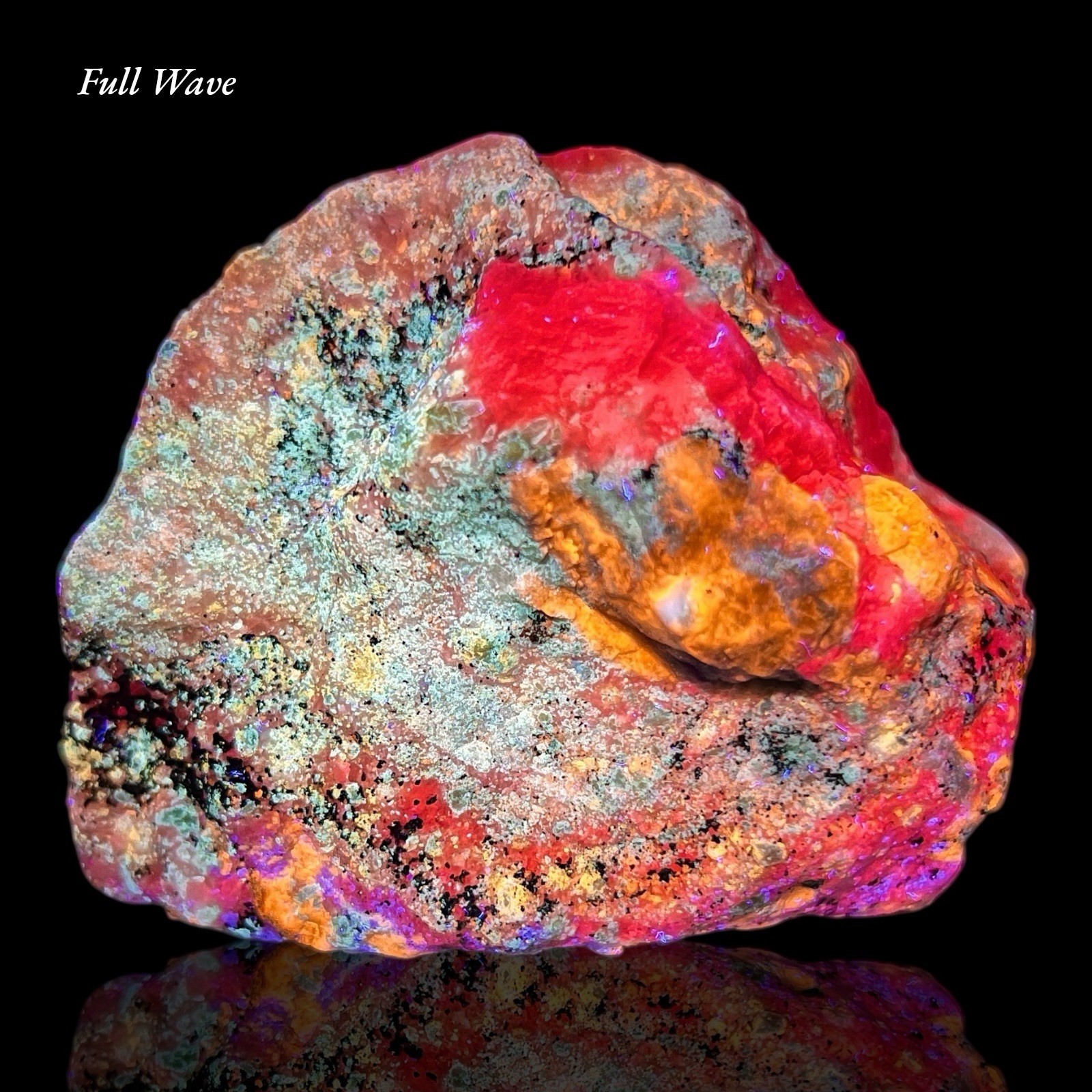 Afghanite, Lazurite, Marialite, Scapolite, Calcite, Fluorapatite, Phlogopite,