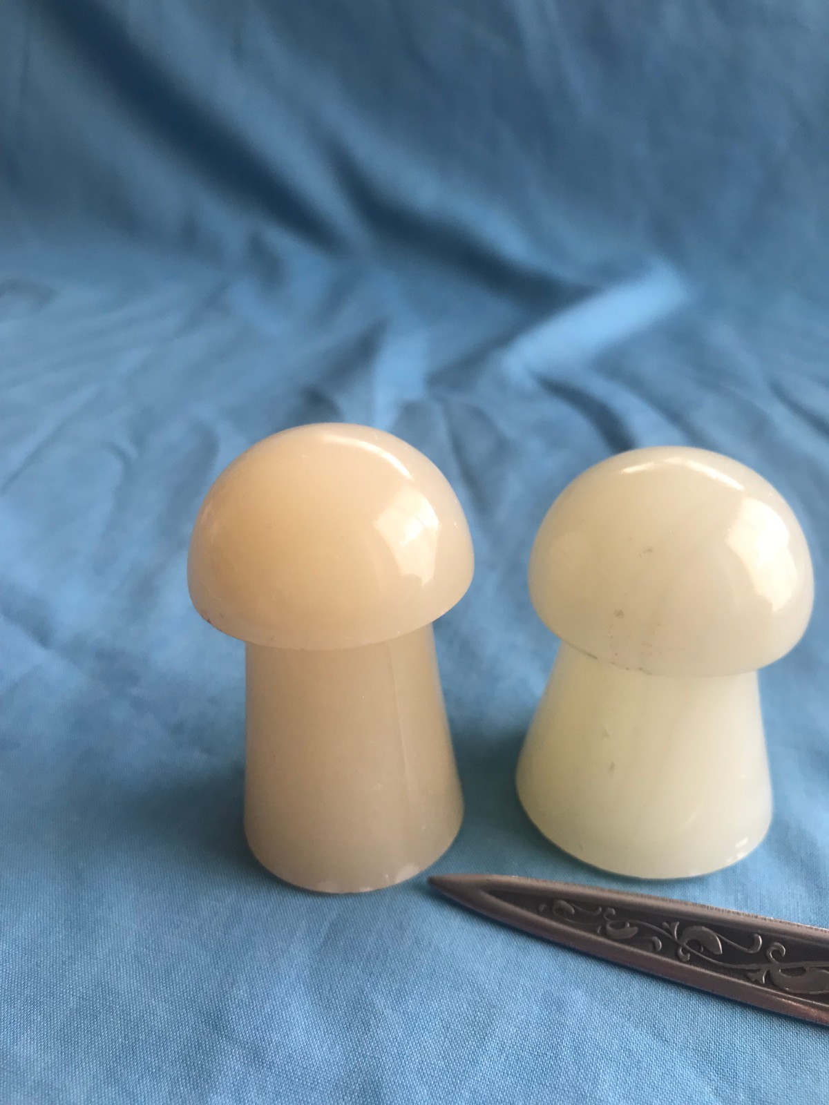 2 New 2-3/8” & 2-1/8″ Tall Green Onyx Fairy Garden Stone Mushrooms 8 oz. Total