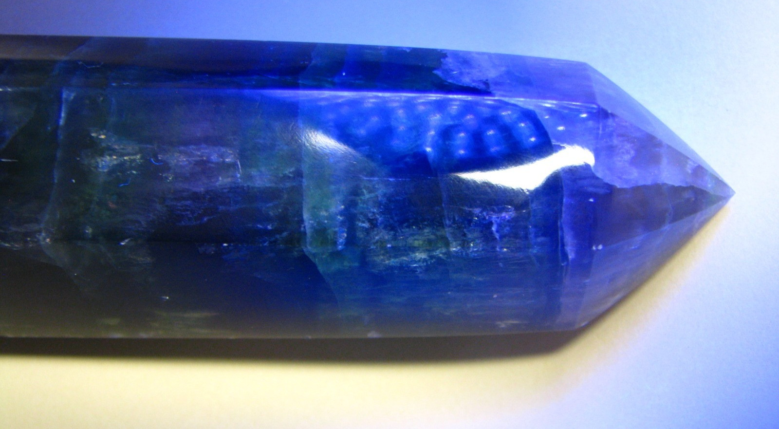 .9lb 5.25inchs GREEN/PURPLE FLUORITE TOWER (BLUE FLUORESCENT) BRAZIL #183