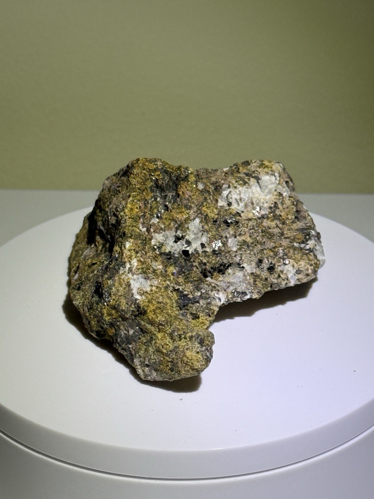ELECTRIC Calcite, Willemite, & Franklinite Fluorescent Mineral Specimen – NJ