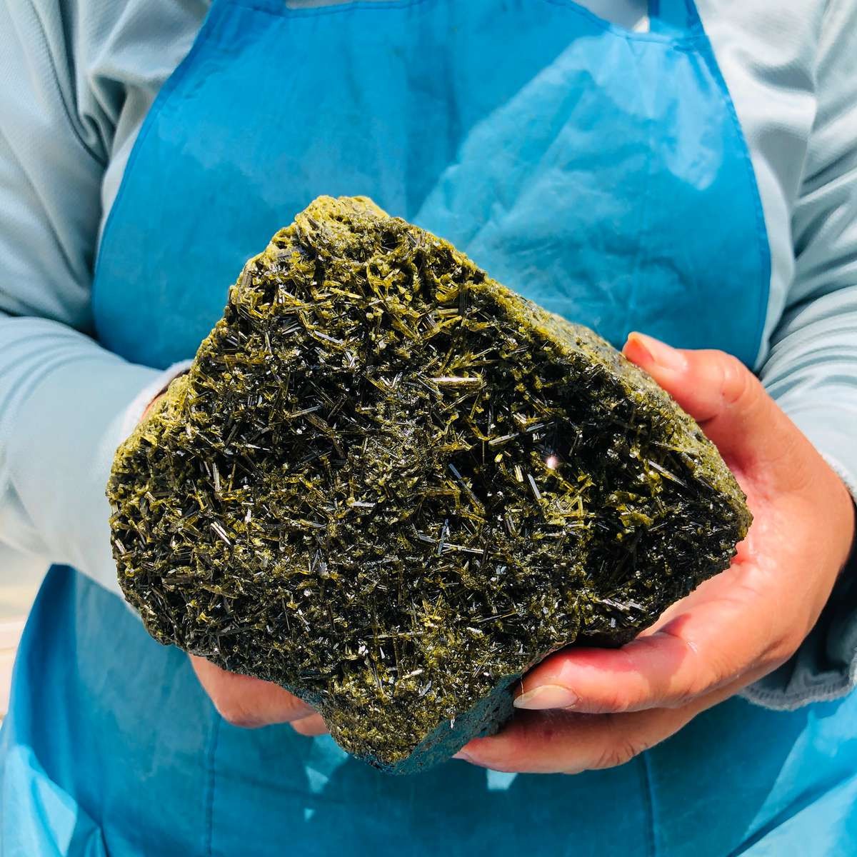 2070g Natural green tourmaline specimen crystal Mineral Specimen Healing
