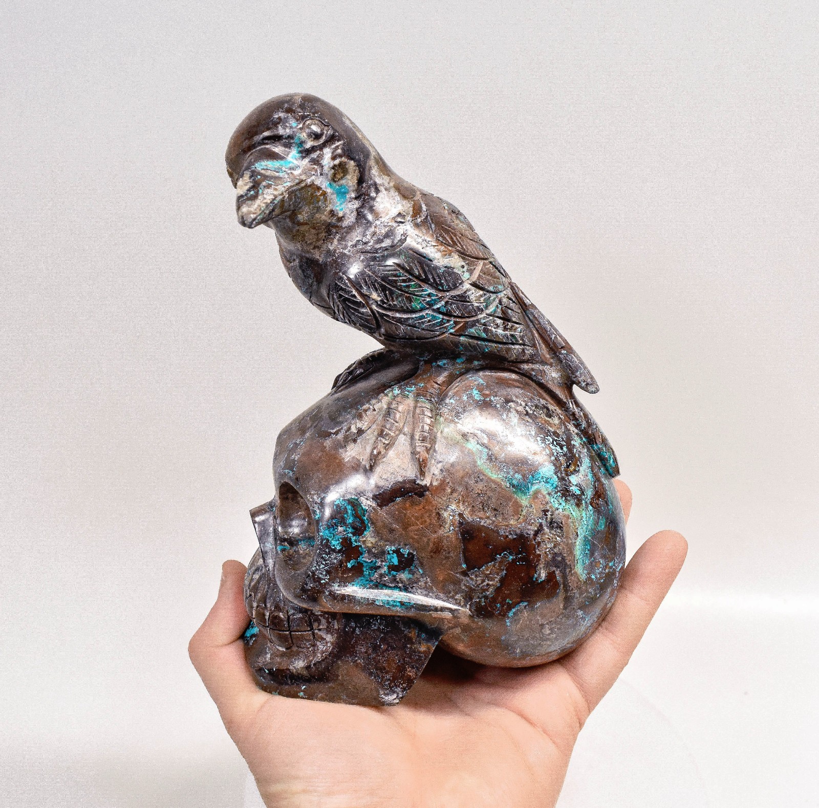 7.44″ Polished CHRYSOCOLLA MALACHITE QUARTZ Skull and Raven Carving Peru T728