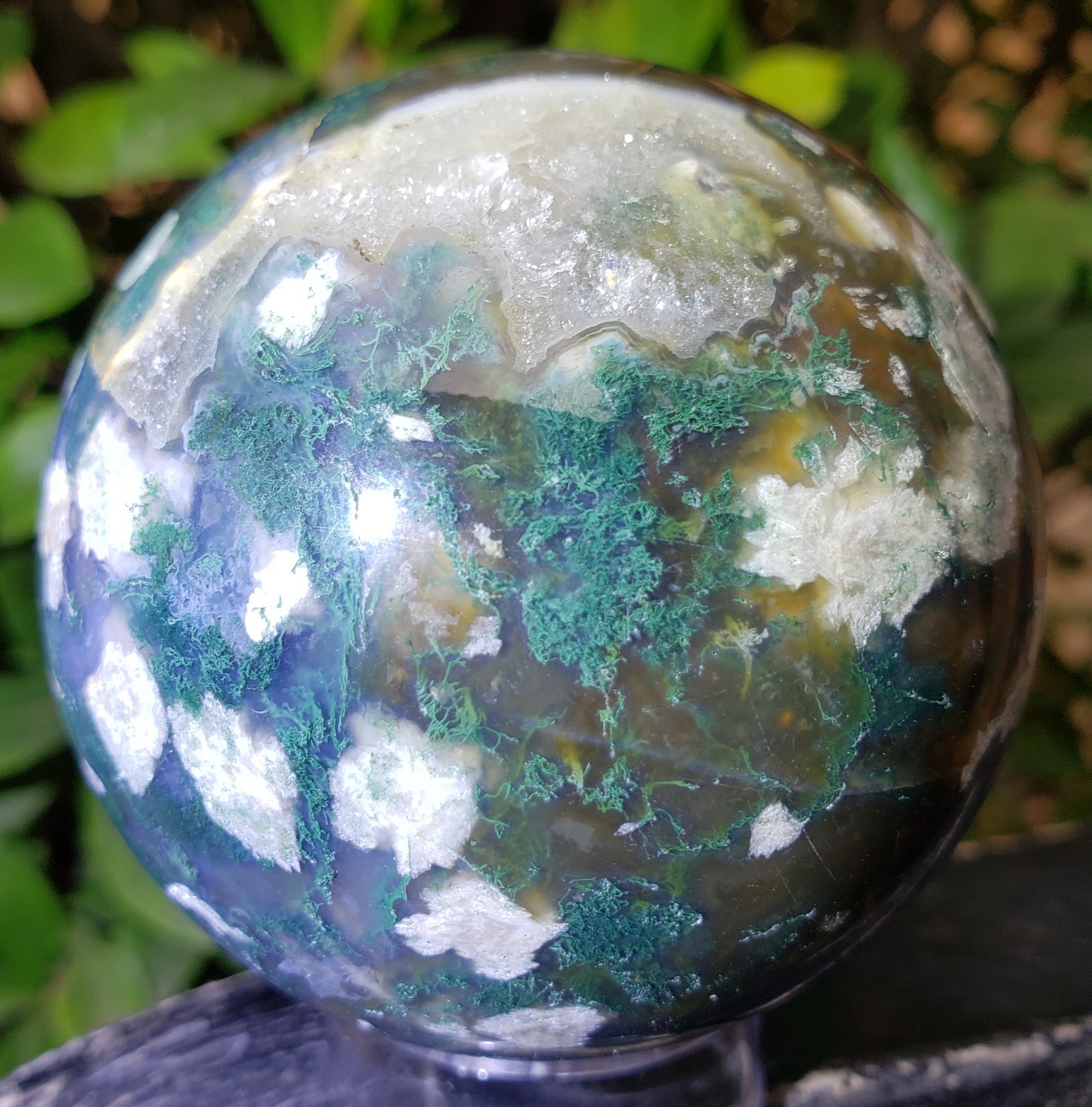 2.5″ Moss Agate Quartz Crystal Mineral Sphere Ball Orb UV to PINK, 362g