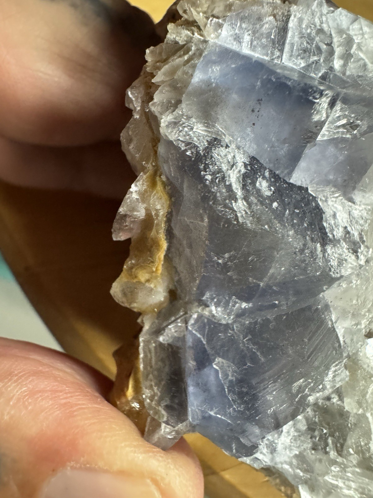7118 Raw Fluorite Multiple Records Uv Reactive 2.0”T 2.3”W 3.4”L Wt. 10 Oz.