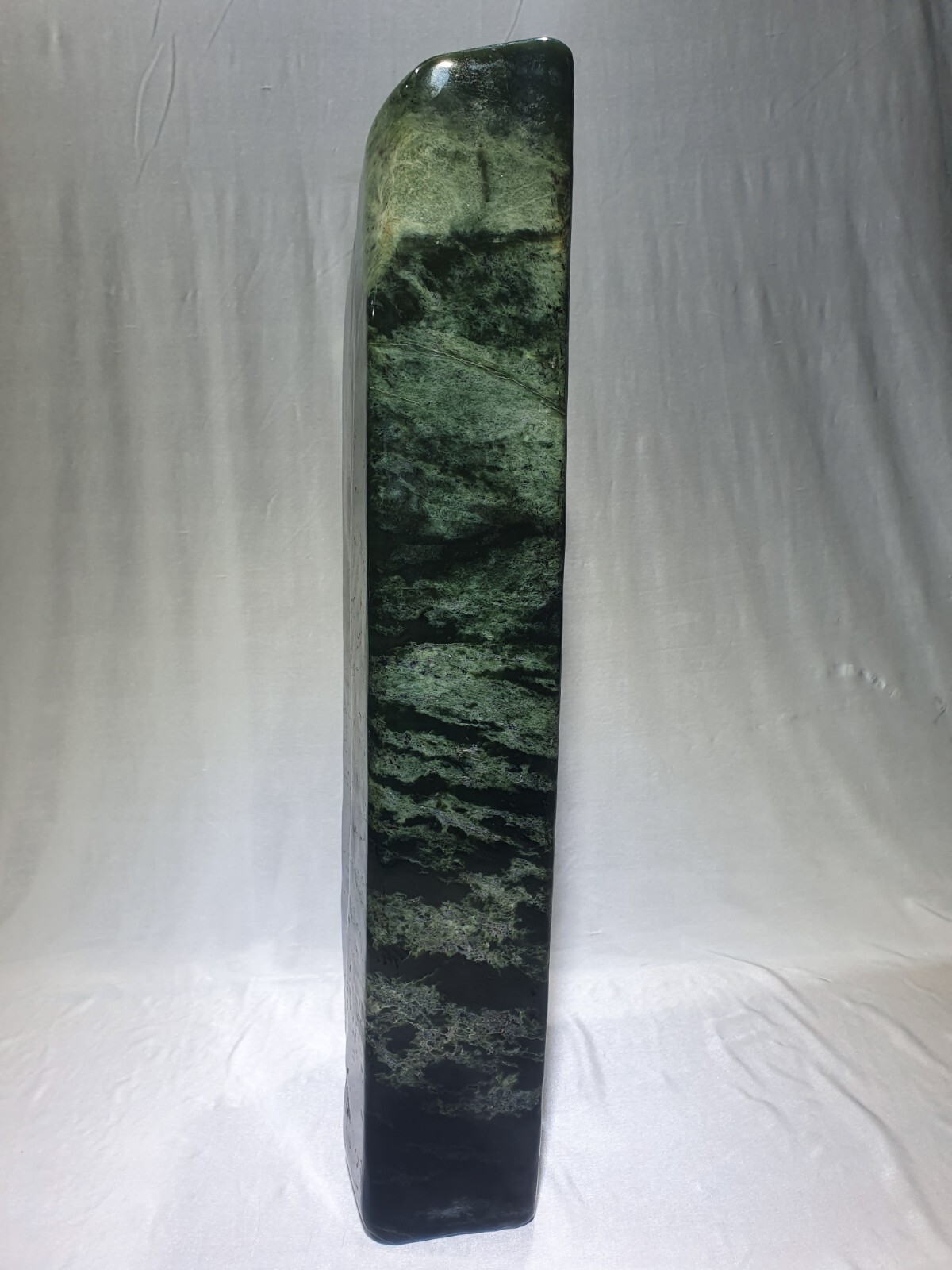 Jade Nephrit Sculpture Freieform Ground 63.9lbs 22 3/8×7 1/2×4 5/16in