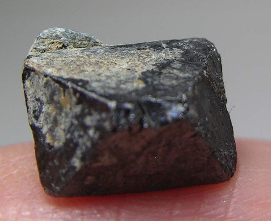 #4 Pakistan 10.35ct Natural Octahedron Magnetite Crystal Specimen 2.05g 12mm