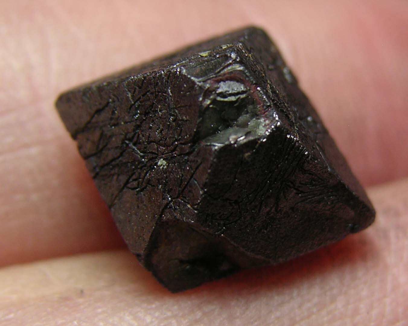 #37 Pakistan 18.95ct Natural Octahedron Magnetite Crystal Specimen 3.75g 16mm