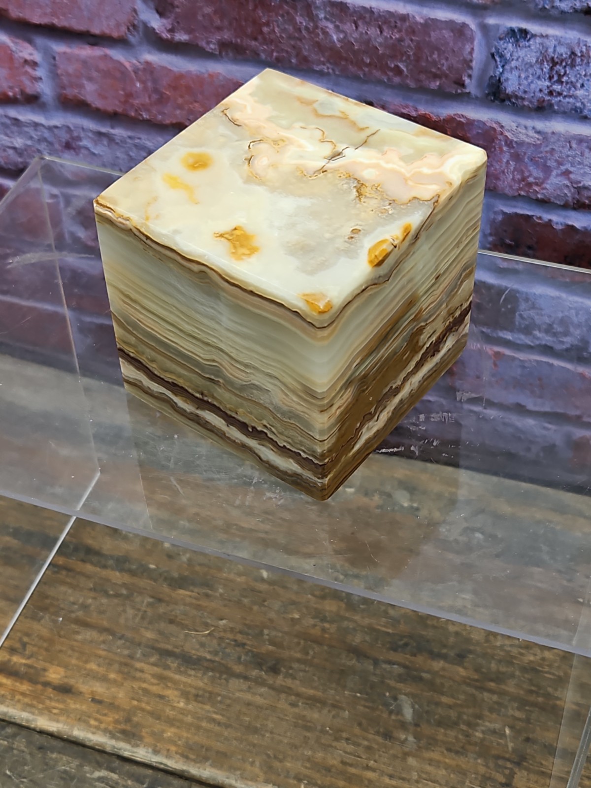 Polished Onyx Cube 3.5×3.5×3.5 Brown/White Faint Green Banded