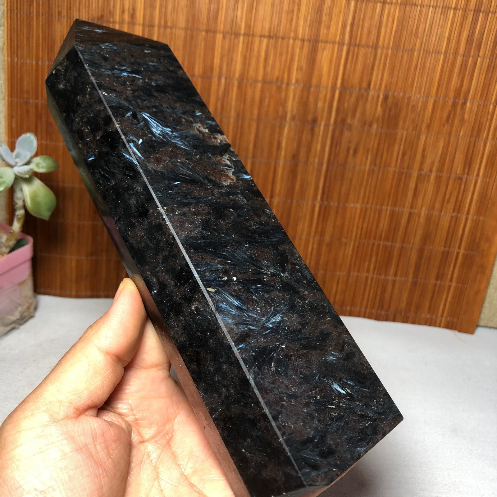 1.13kg Natural Fireworks Stone Crystal Wand Point Healing free standing A2282