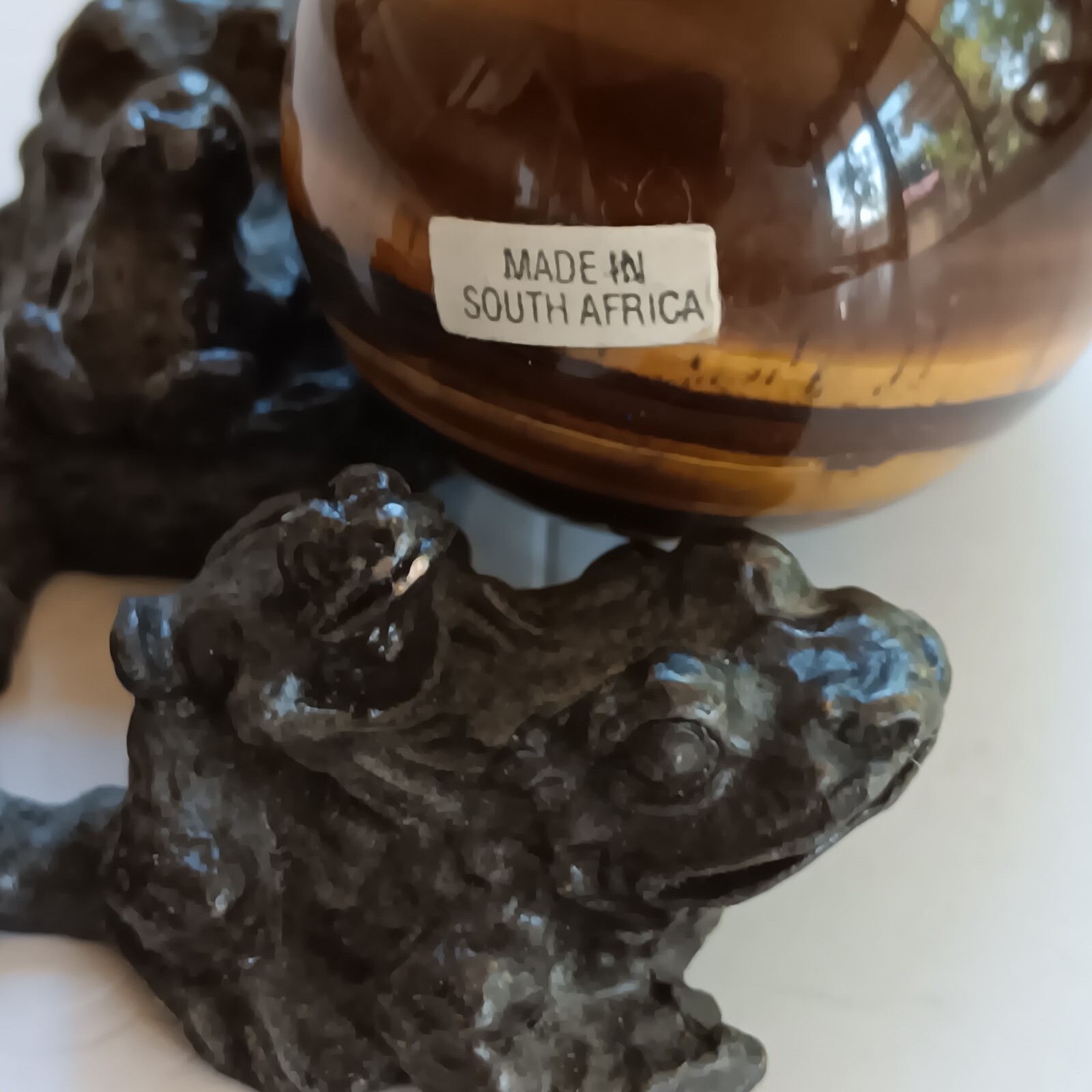 polished golden tiger eye Egg Gemstone Stand is Metal Mom & Baby Tripod Frogs 3″
