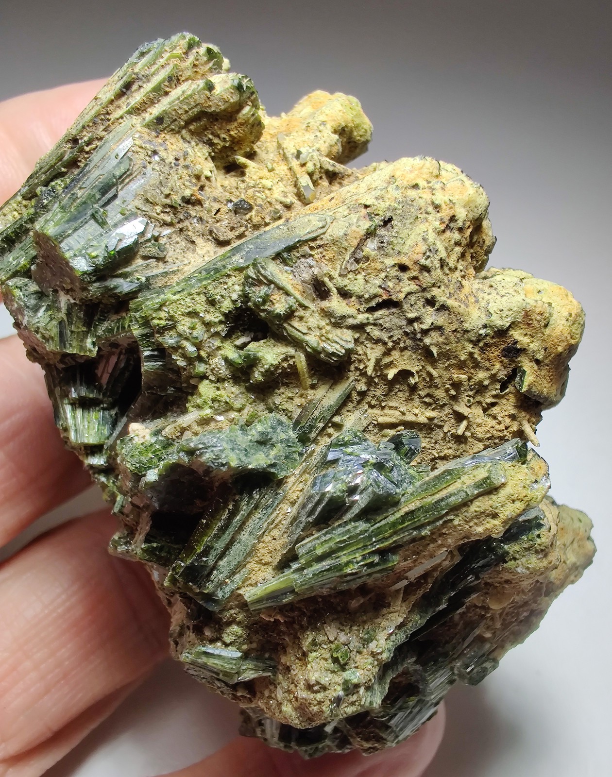 Epidote crystals, nice display specimen. Madagascar. 223 grams.