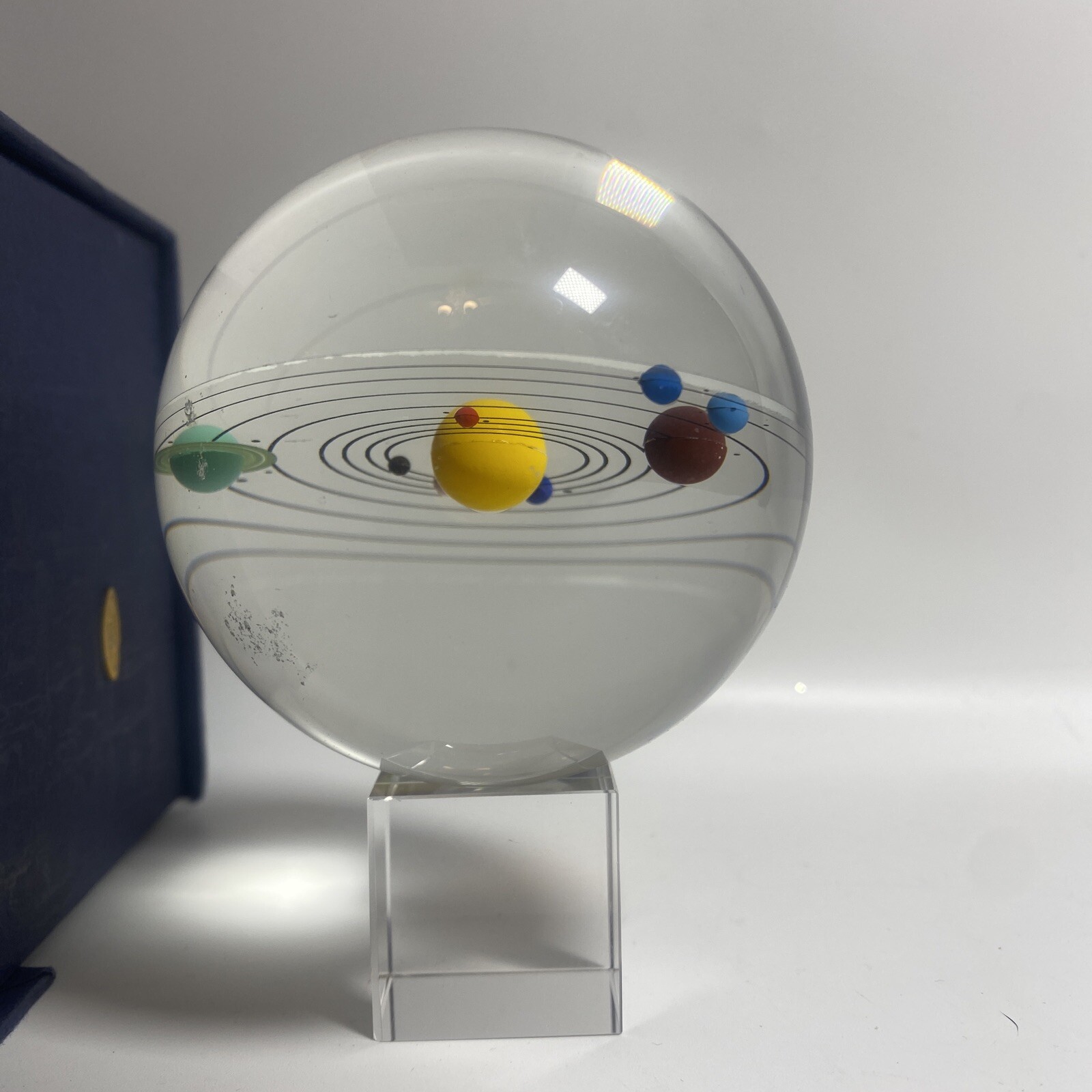 Amlong Crystal Solar System Crystal Ball Crystal Stand In Original Box 4.25″