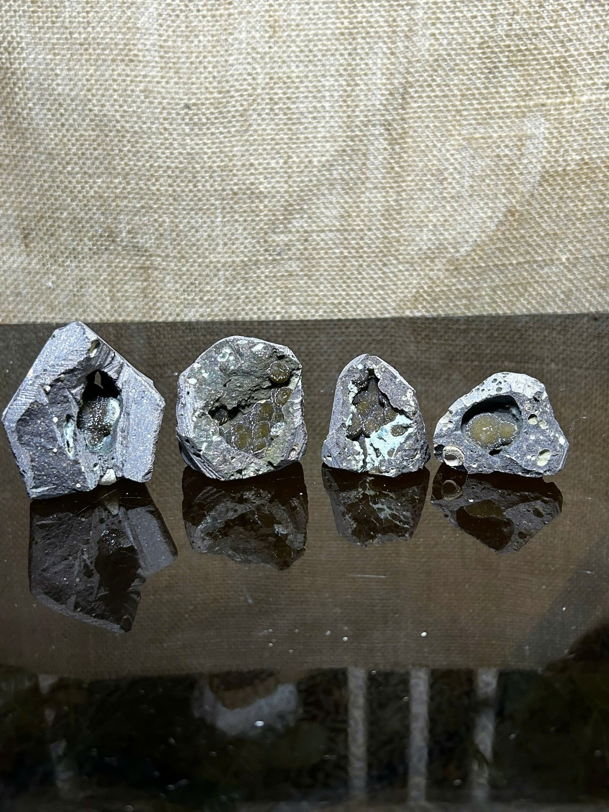 Wholesale 4pcs Natural Thomsonite Egg Geode Sparkling Crystal Cavities 290g