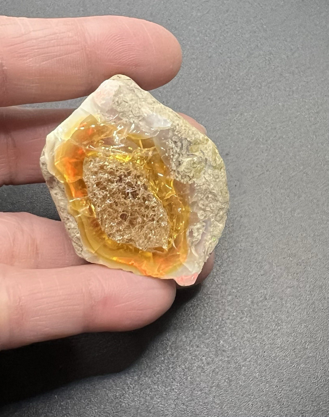 Ethiopian Welo Genuine Opal 30.2g Approx 1 1/2in AWESOME FLASHES