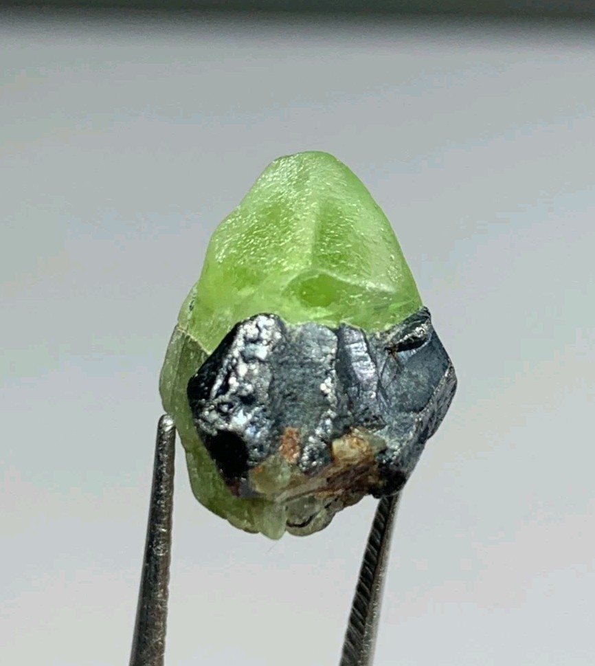 3.5 gm Small Size Stunning Peridot Crystal Combine With Magnetite Crystal.